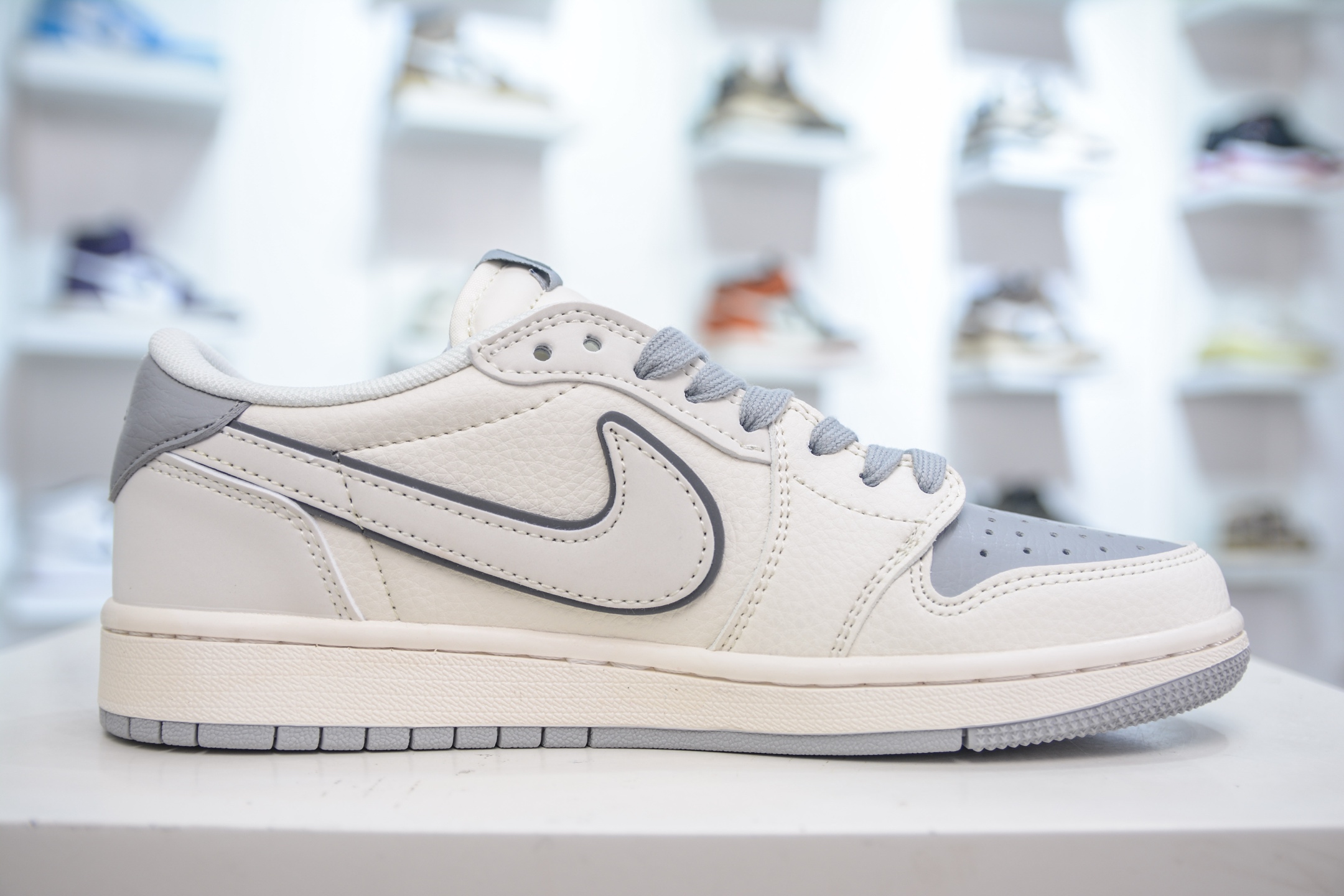 TS x Air Jordan x Supreme Air Jordan 1 Low - Grey and White Custom 4 i1750277335603 2722 0 2