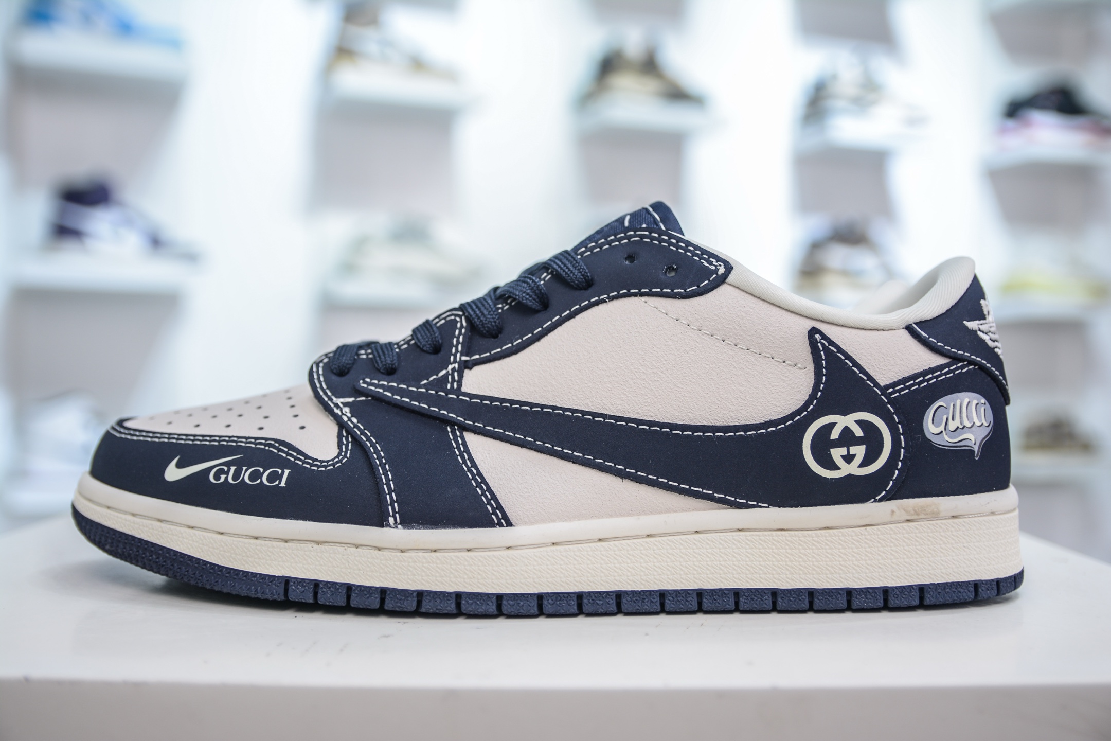 TS x Air Jordan x Gucci Air Jordan 1 Low - White/Black Custom Sneakers 2 i1750277406981 3787 0 0