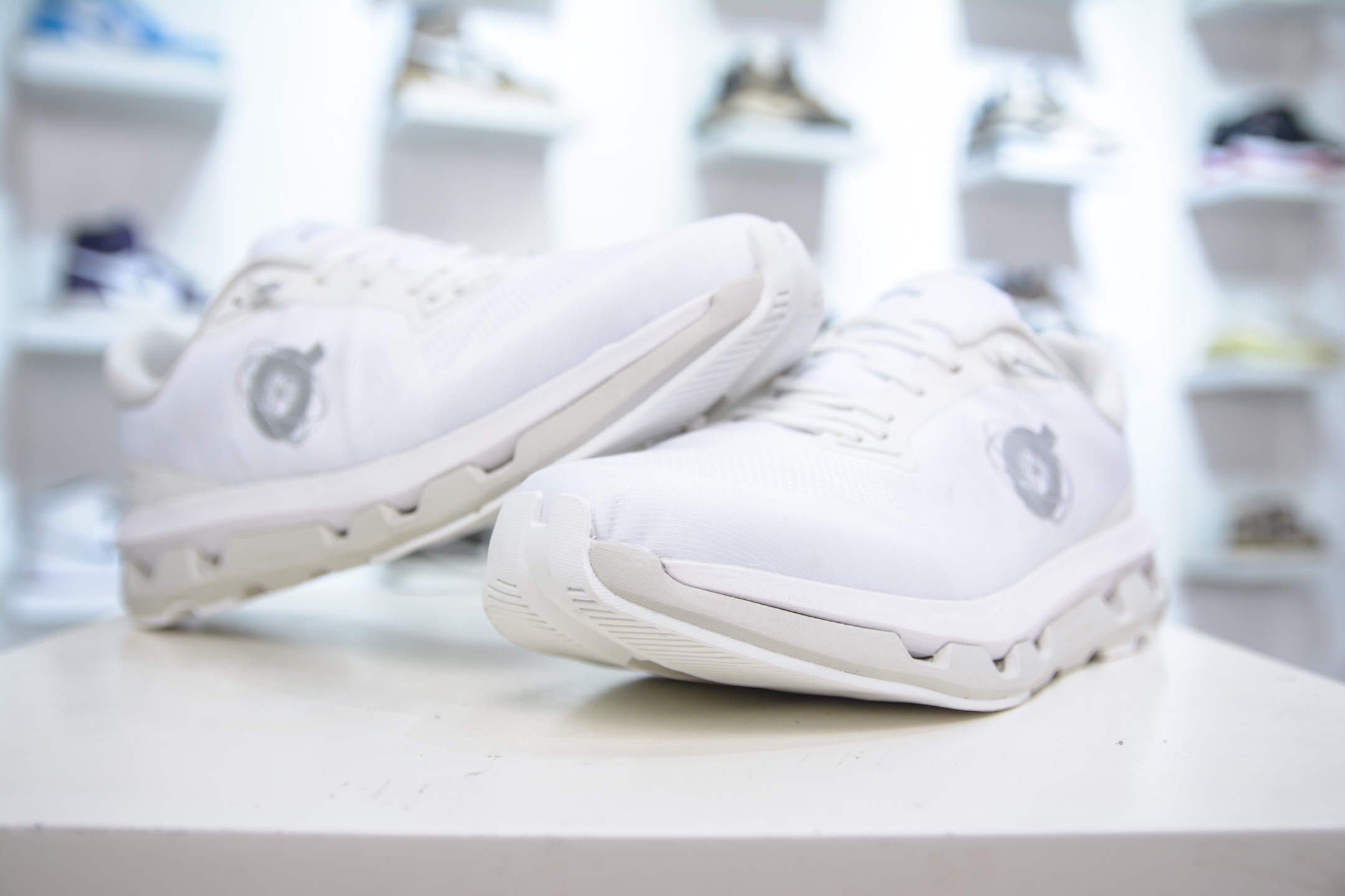KITH x On Cloudzone White Running Shoes - Comfortable, Durable, and Stylish 4 i1750279148475 9743 0 3