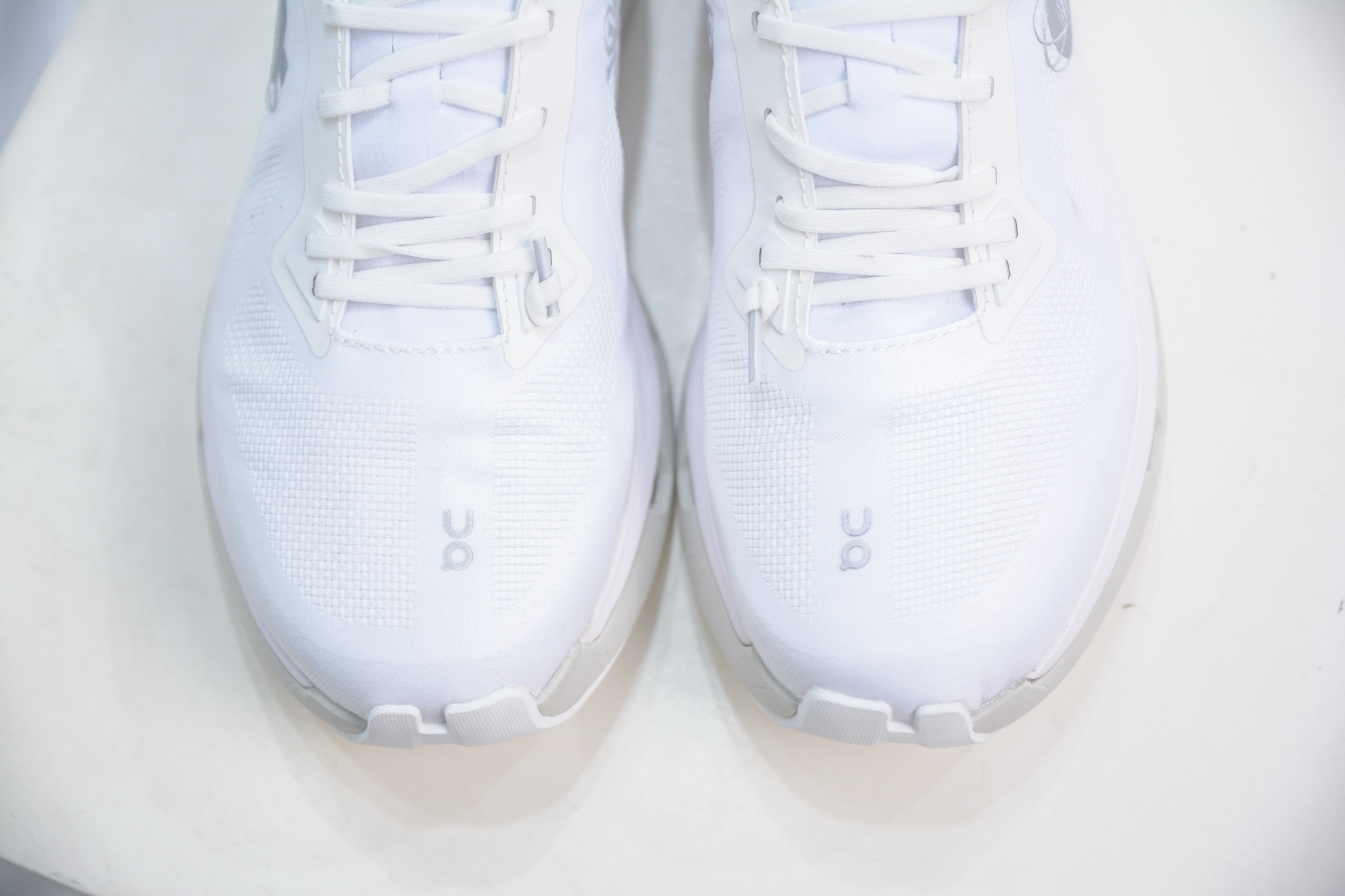 KITH x On Cloudzone White Running Shoes - Comfortable, Durable, and Stylish 9 i1750279152815 9110 0 8