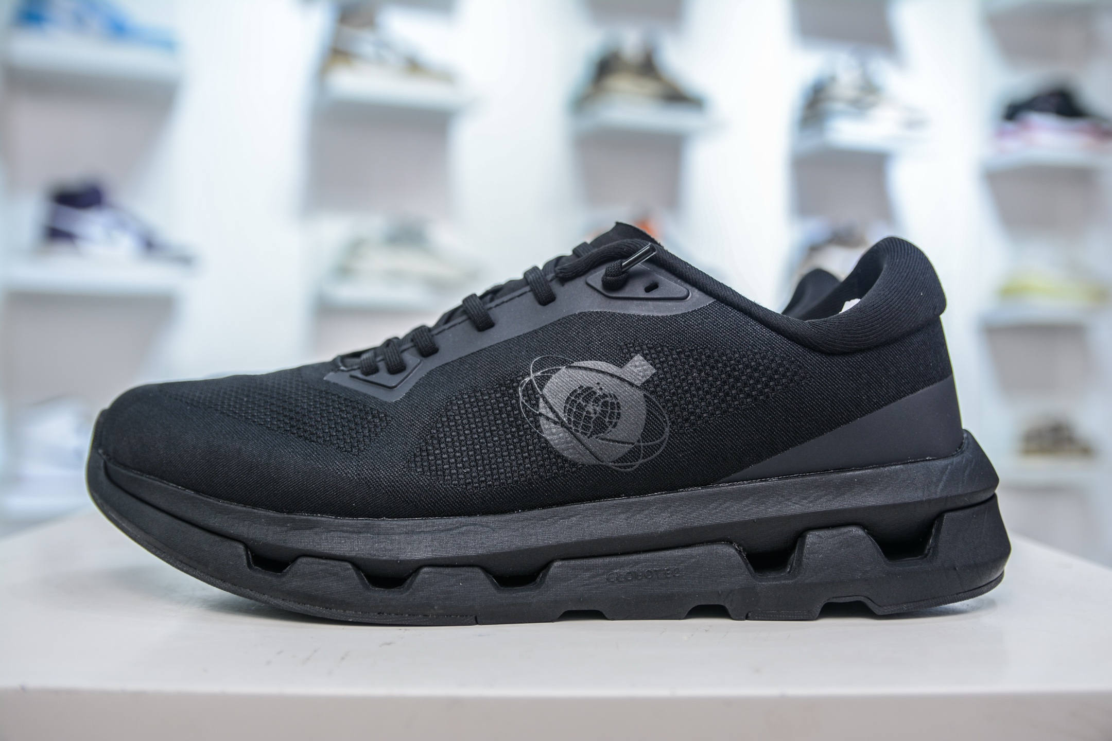 Kith x On Cloudzone Running Shoes - Comfortable, Slip-Resistant, Durable 2 i1750279248118 8275 0 0