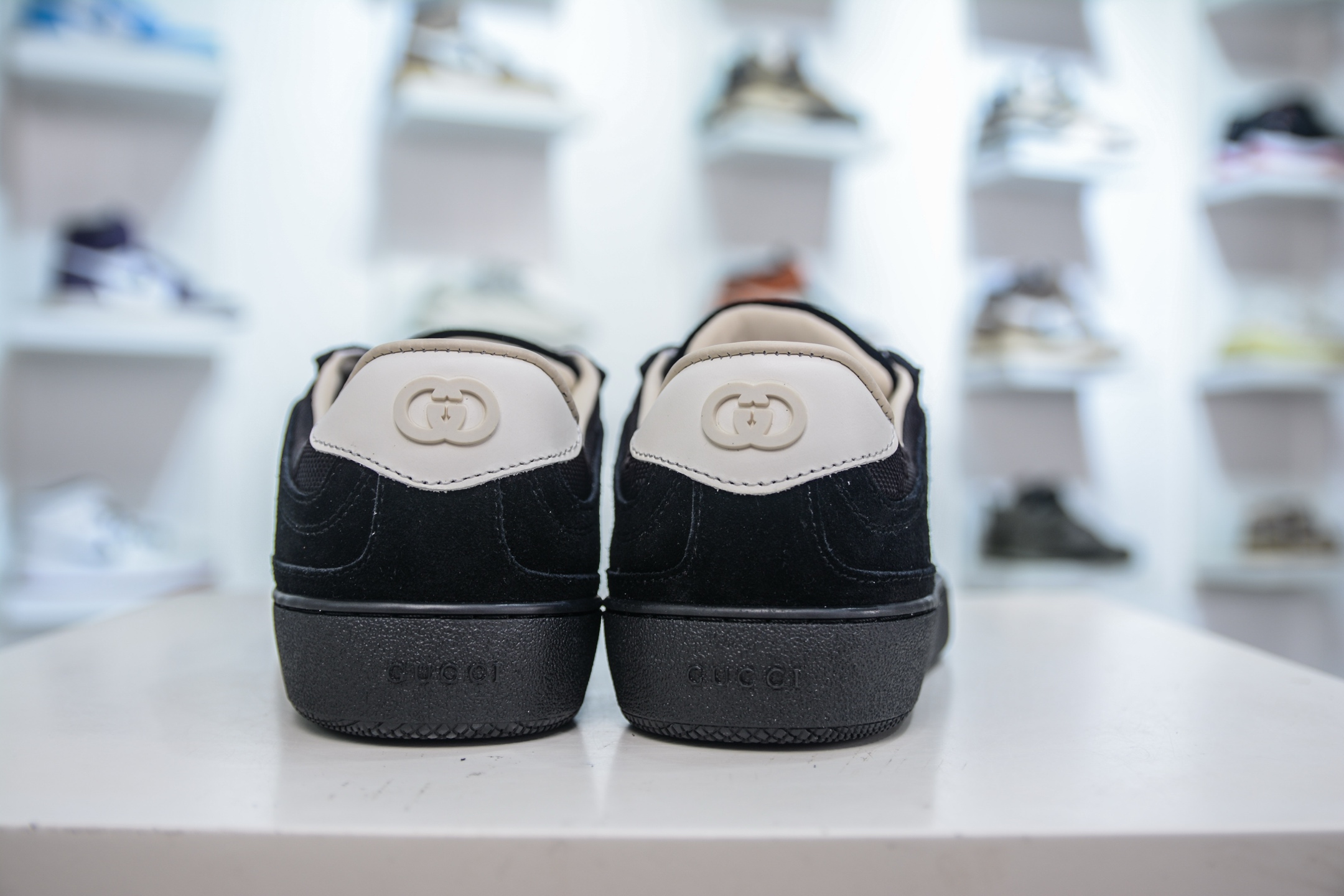 340 Gucci Interlocking G Suede Sneaker G74系列低帮复古运动板鞋-Chinese UA Cheap High Quatity Brand Clothes Bags handbags Sneakers wholesale wholesaler seller from China Factory suppliers Fashion Clothing Shoes best Quality Beautiful Price 340 Gucci Interlocking G Suede Sneaker G74系列低帮复古运动板鞋