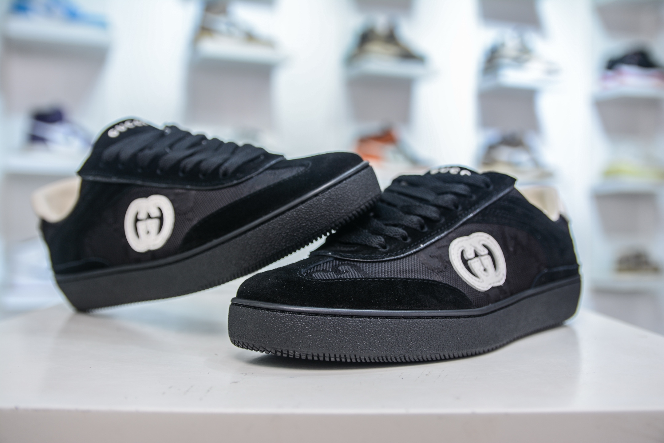 340 Gucci Interlocking G Suede Sneaker G74系列低帮复古运动板鞋-Chinese UA Cheap High Quatity Brand Clothes Bags handbags Sneakers wholesale wholesaler seller from China Factory suppliers Fashion Clothing Shoes best Quality Beautiful Price 340 Gucci Interlocking G Suede Sneaker G74系列低帮复古运动板鞋