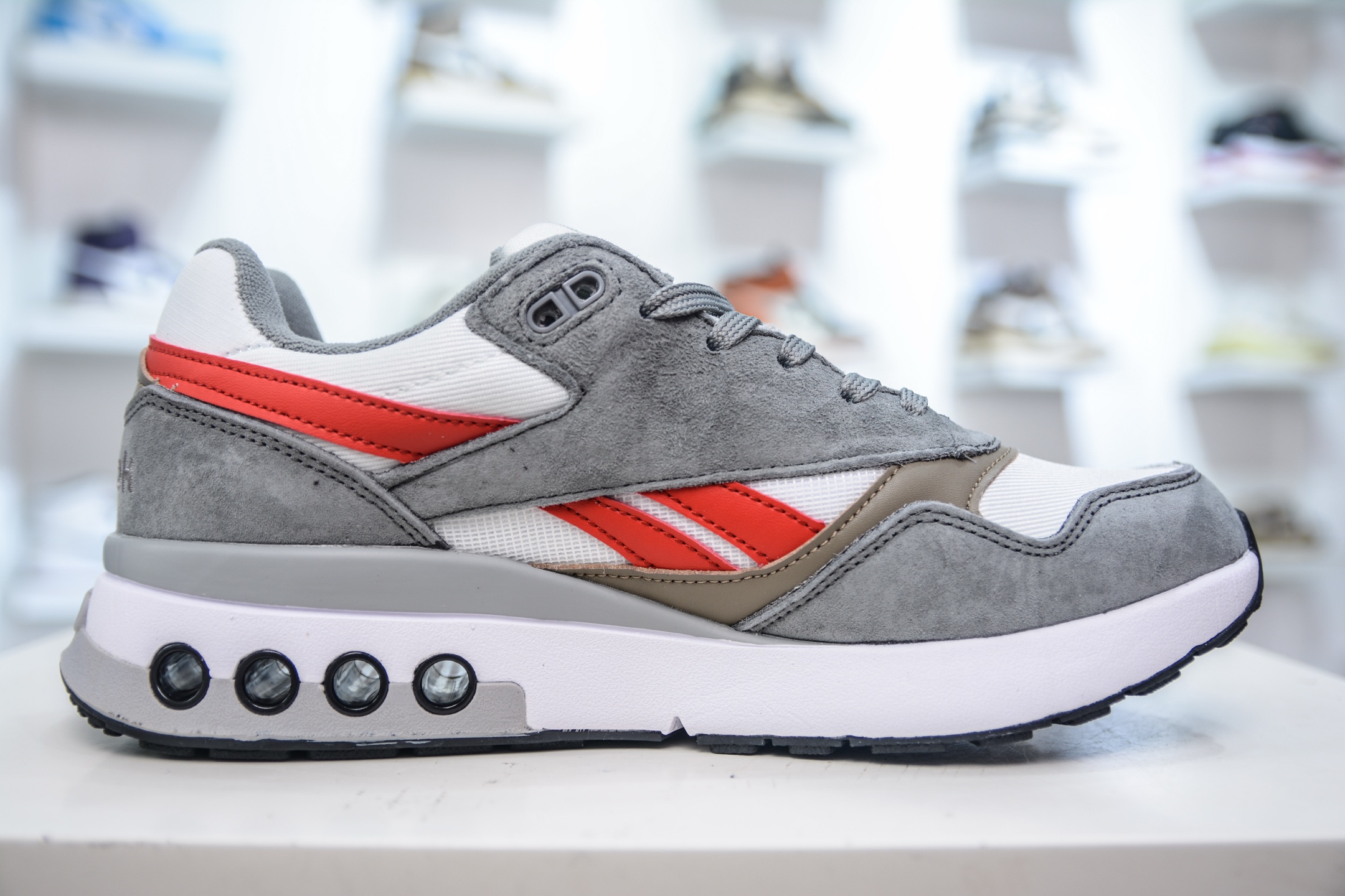Reebok Classic Harman Ripple Low-Top Sneakers - Retro Style & Comfort 4 i1750431552272 4592 0 2