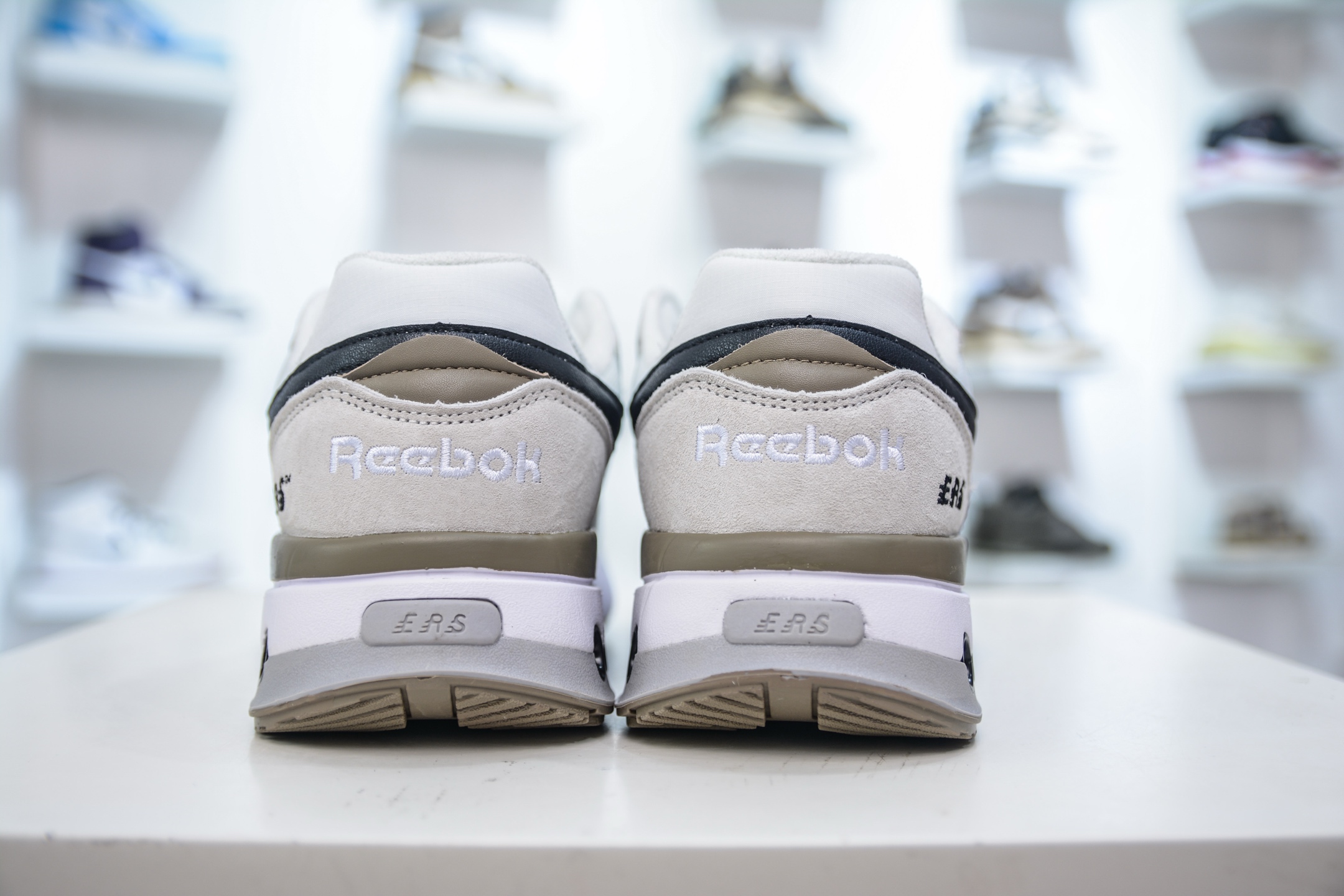 Reebok Classic Harman Ripple Low-Top Sneakers: Retro Style, Modern Comfort 3 i1750431610256 1559 0 1