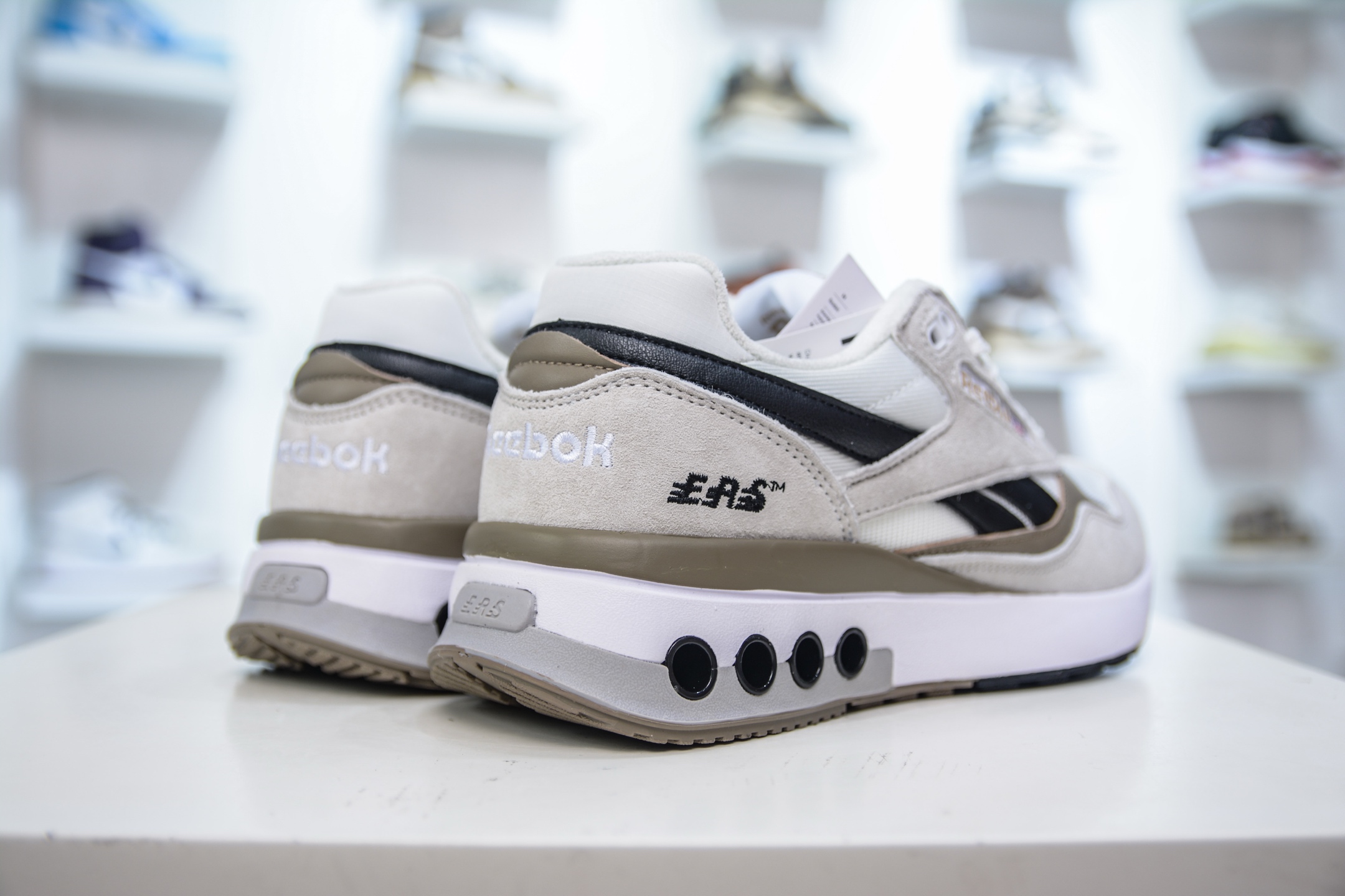 Reebok Classic Harman Ripple Low-Top Sneakers: Retro Style, Modern Comfort 7 i1750431611222 6626 0 5
