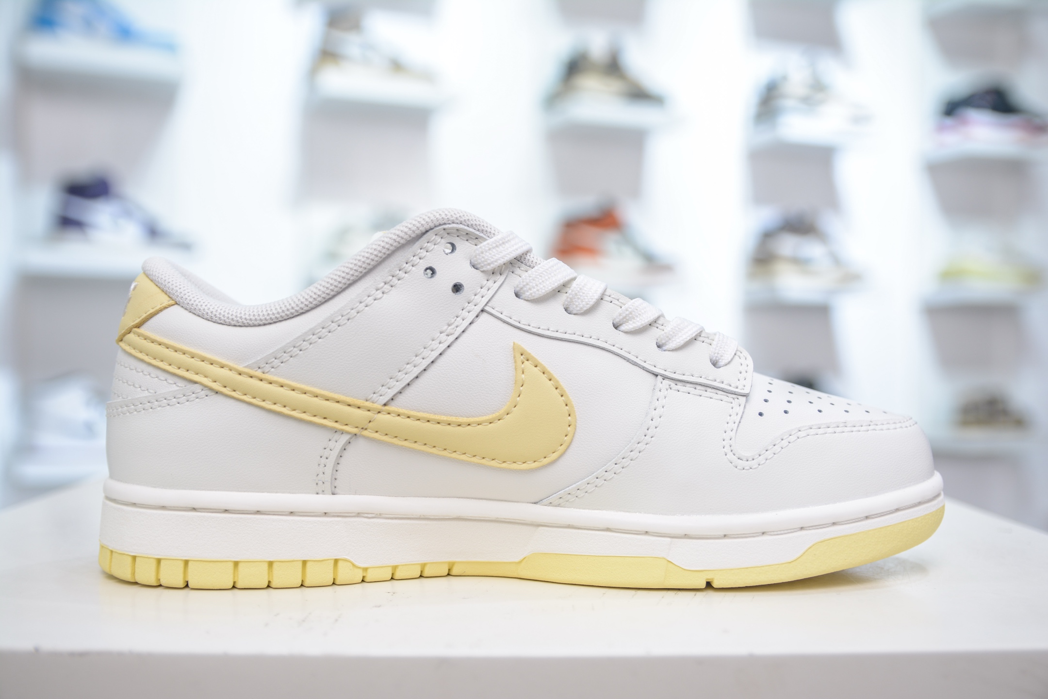 Nike Dunk Low 'Cloud Yarn Honey Realm' Lemon Yellow Women's Shoes 4 i1750432210597 8674 0 2