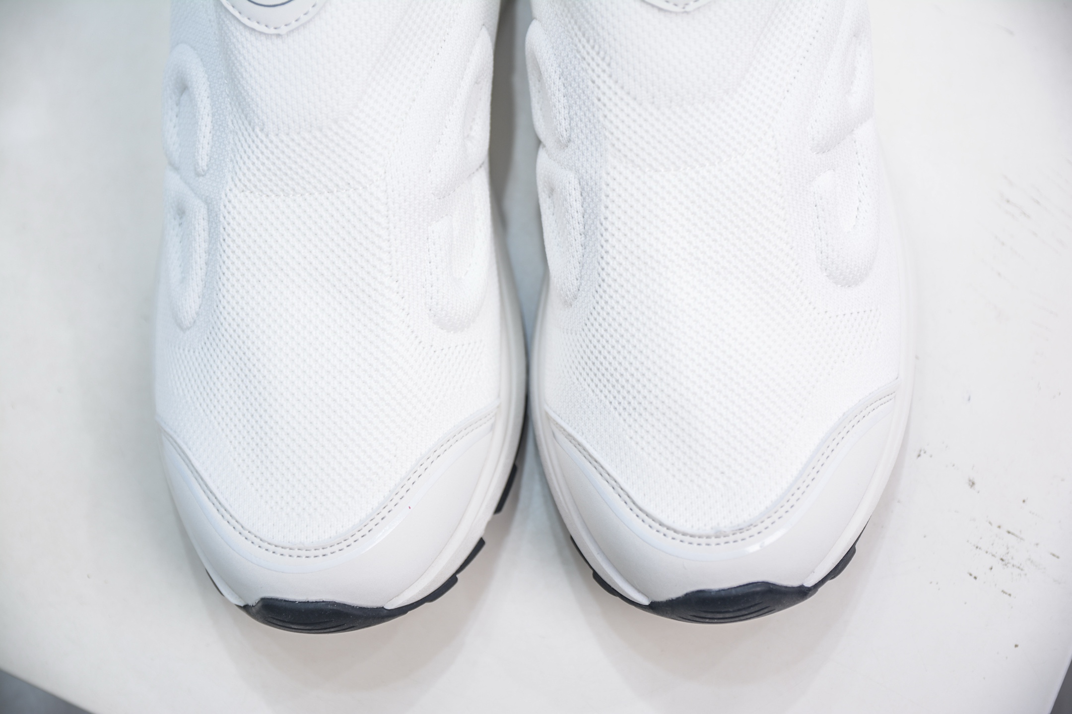 Dior B30 Low-Top Sneakers in White Mesh Fabric with Reflective CD30 Logos 10 i1750432315353 5110 0 8