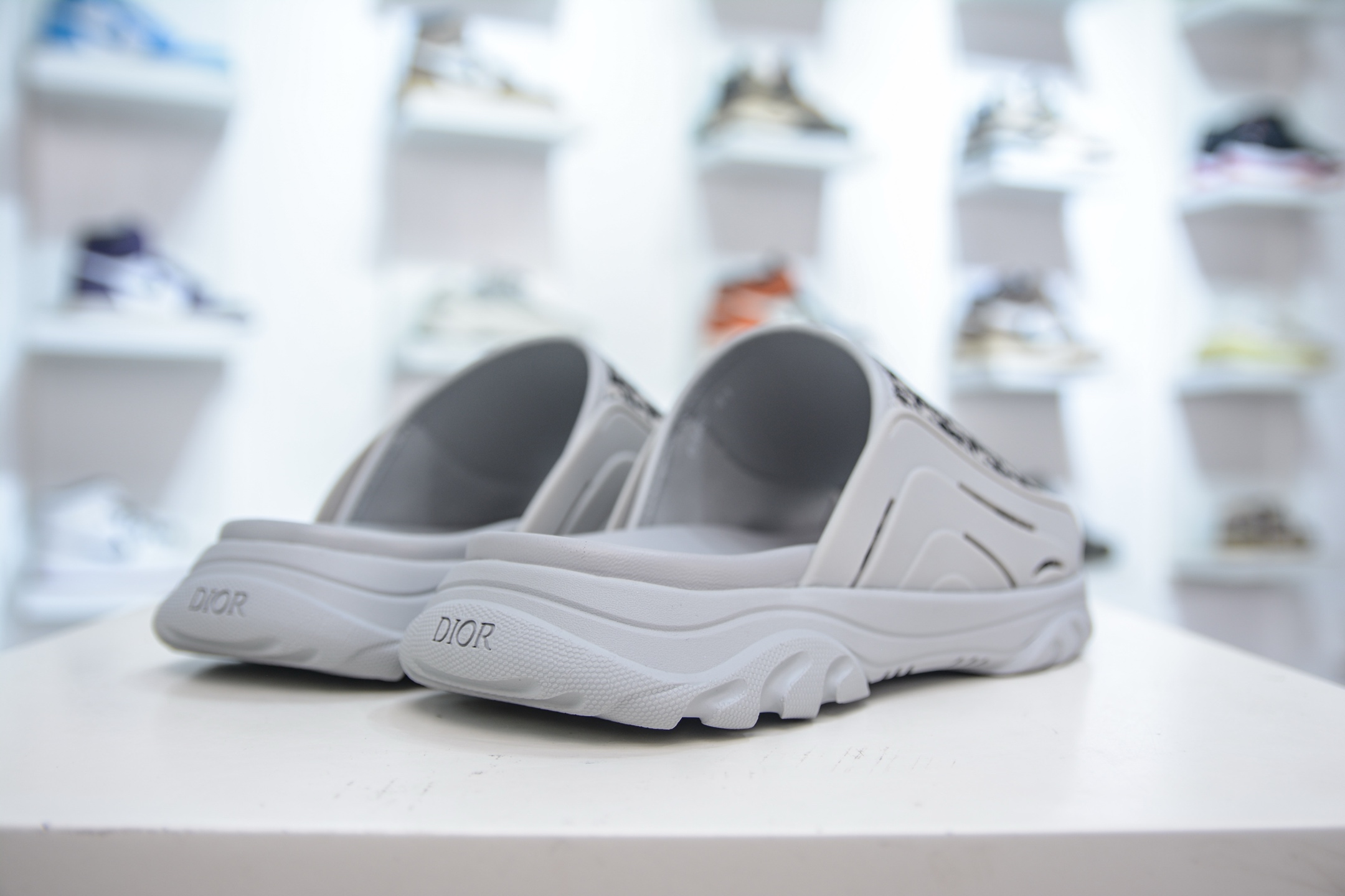 Dior H-Town Oblique Slides: Iconic Style, Supreme Comfort, Available Now! 7 i1750432532529 2264 0 5