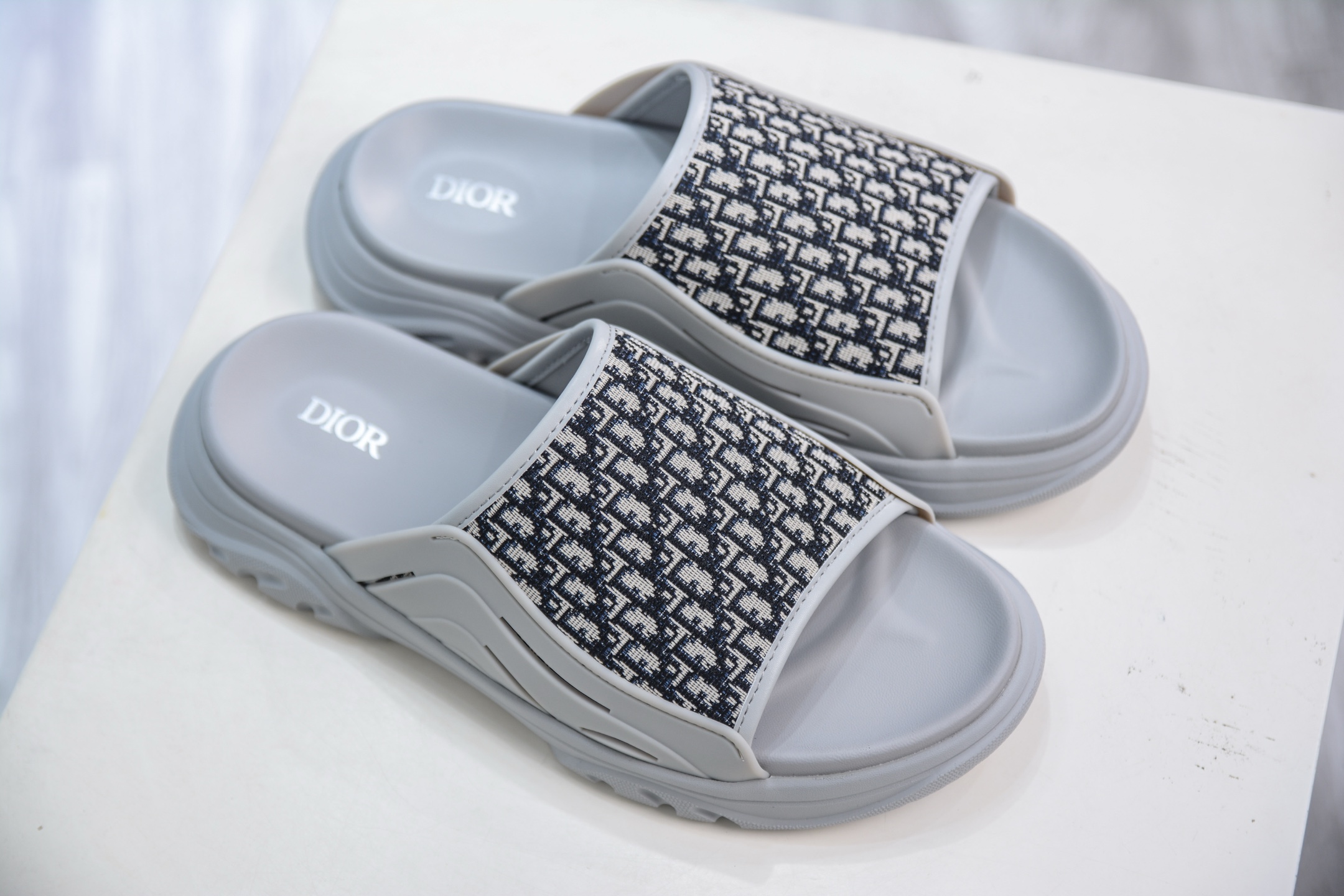 Dior H-Town Oblique Slides: Iconic Style, Supreme Comfort, Available Now! 8 i1750432532558 8564 0 6