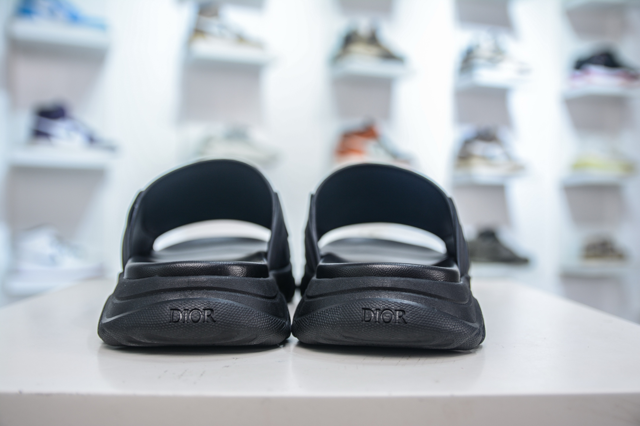 Dior H-Town Oblique Slides: Black Rubber Sandals with Modern Design 3 i1750432584868 1679 0 1