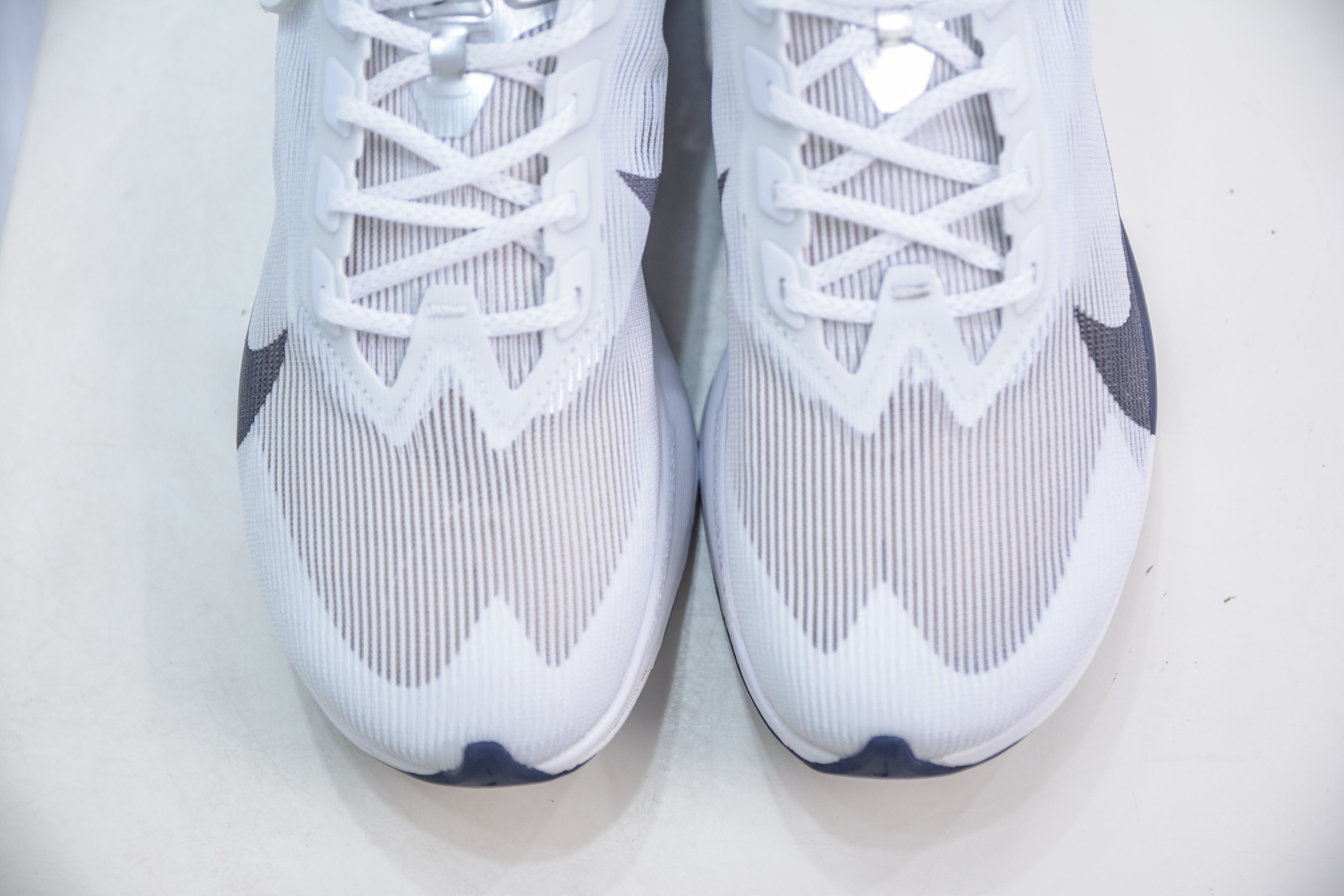 区别市面错版 NK VAPORFLY 4 柔软舒适防滑耐磨低帮 马拉松休闲跑步鞋 HF6414-100-莆田鞋,莆田鞋货源,高仿鞋,高仿鞋货源,安福档口,莆田高仿鞋,莆田鞋批发,高仿鞋批发,莆田高仿运动鞋,高仿运动鞋,莆田运动鞋 区别市面错版 NK VAPORFLY 4 柔软舒适防滑耐磨低帮 马拉松休闲跑步鞋 HF6414-100