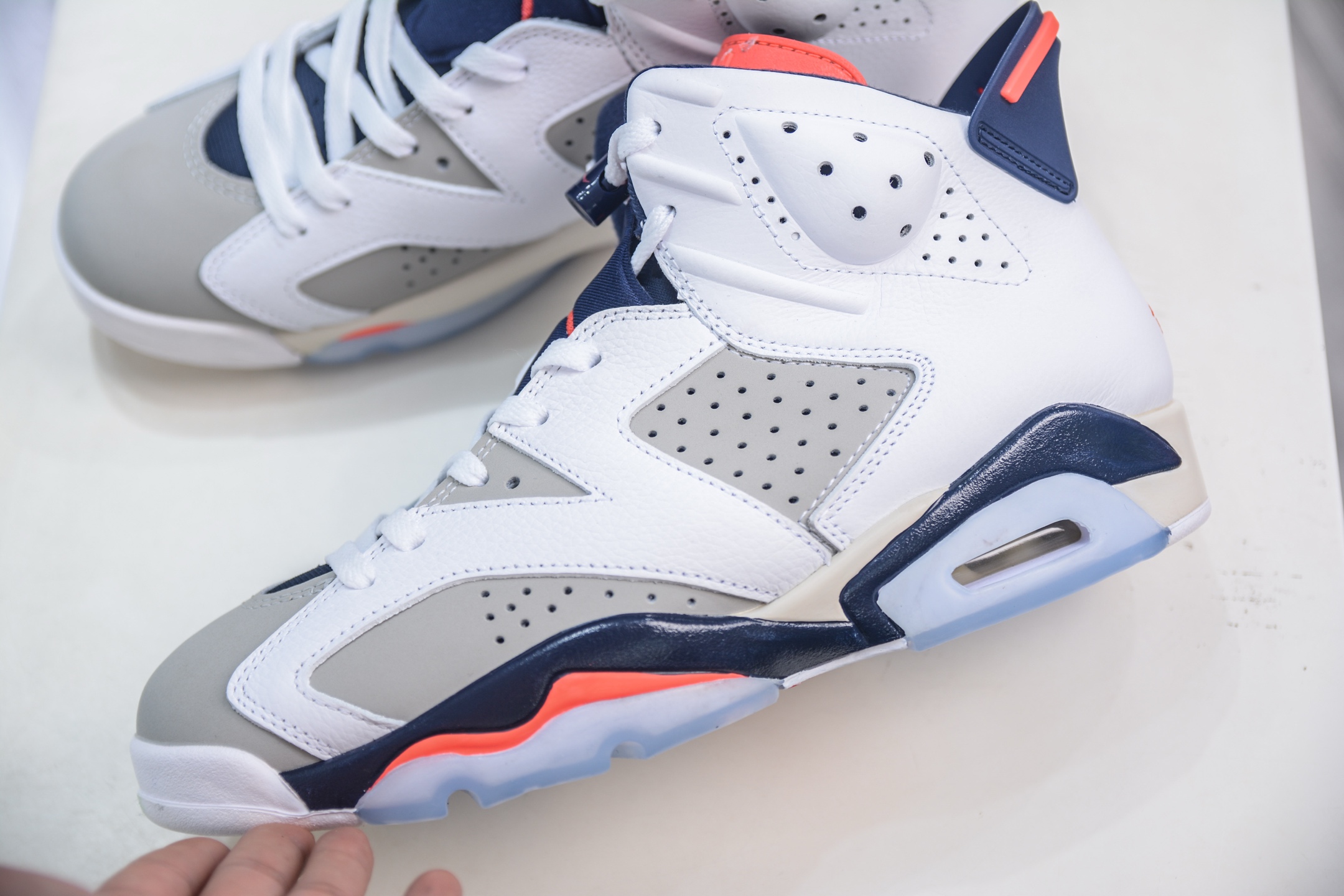 Air Jordan AJ6 ”Tinker” 手稿白蓝红 乔丹AJ6代中帮复古休闲文化篮球鞋 384664-104-莆田鞋,莆田鞋货源,高仿鞋,高仿鞋货源,安福档口,莆田高仿鞋,莆田鞋批发,高仿鞋批发,莆田高仿运动鞋,高仿运动鞋,莆田运动鞋 Air Jordan AJ6 ”Tinker” 手稿白蓝红 乔丹AJ6代中帮复古休闲文化篮球鞋 384664-104