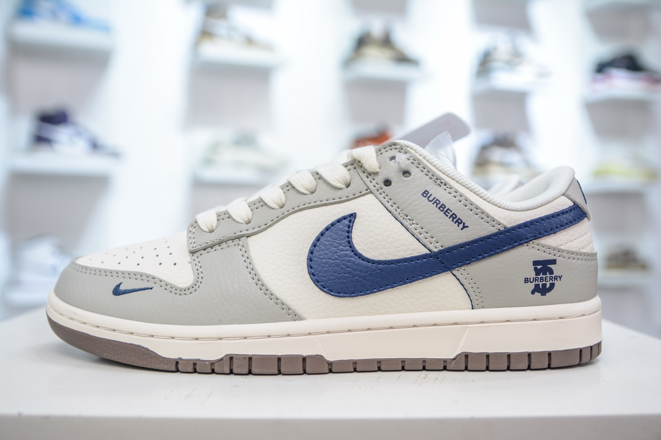 Nike SB Dunk Low x Burberry White Grey Blue Collaboration 1 i1750522978868 6634 0 0