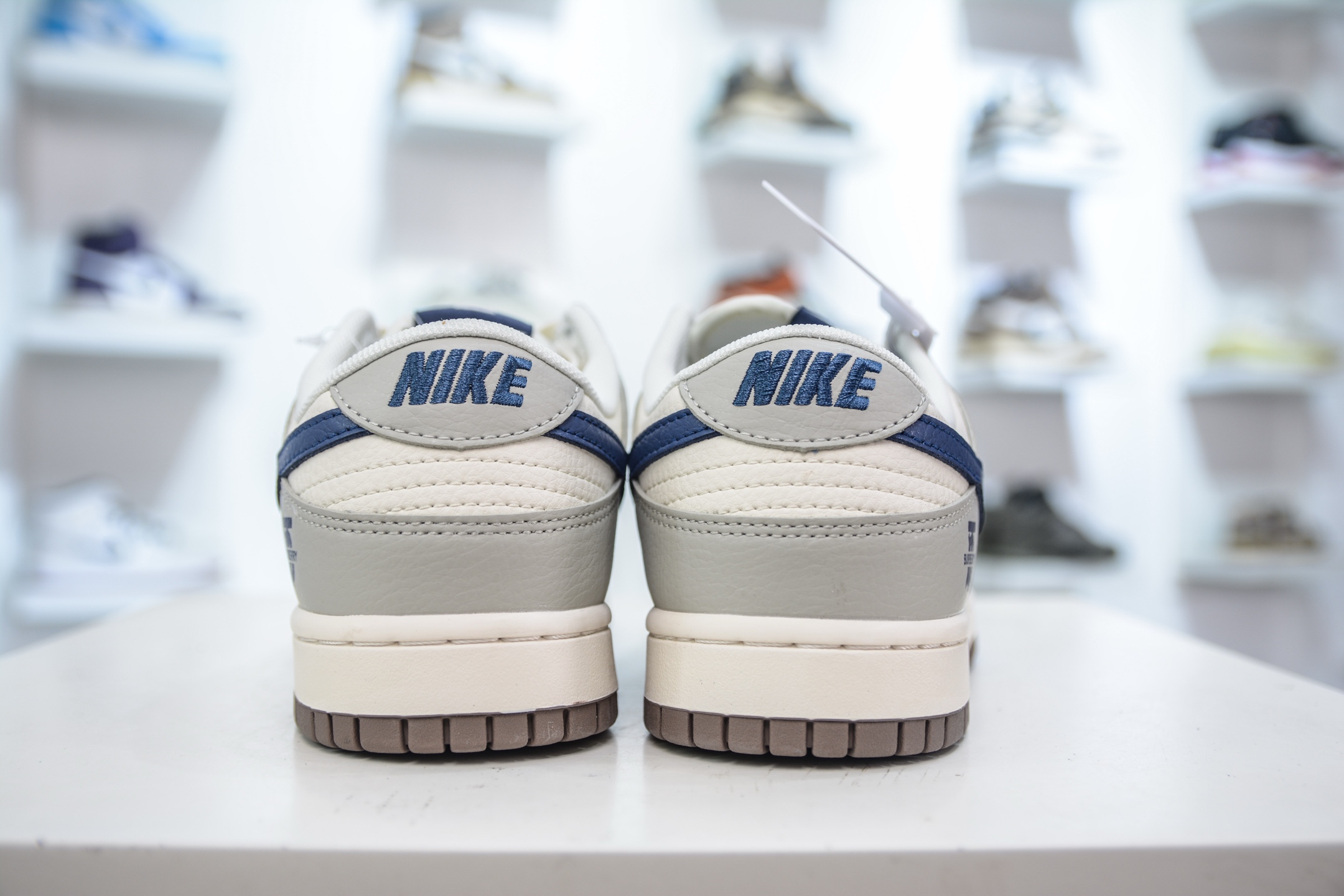 Nike SB Dunk Low x Burberry White Grey Blue Collaboration 2 i1750522978887 3232 0 1