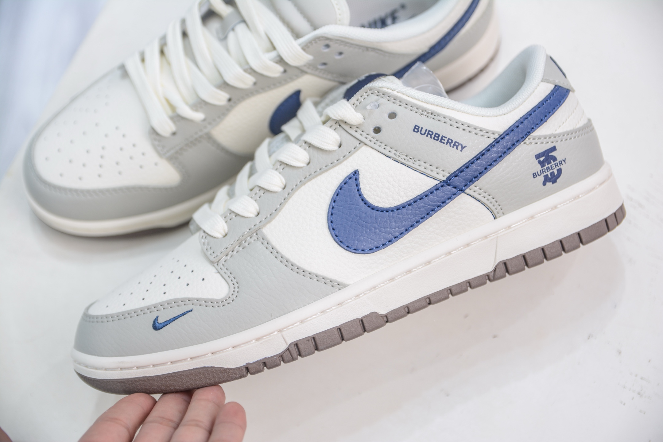 Nike SB Dunk Low x Burberry White Grey Blue Collaboration 7 i1750522981961 5713 0 6