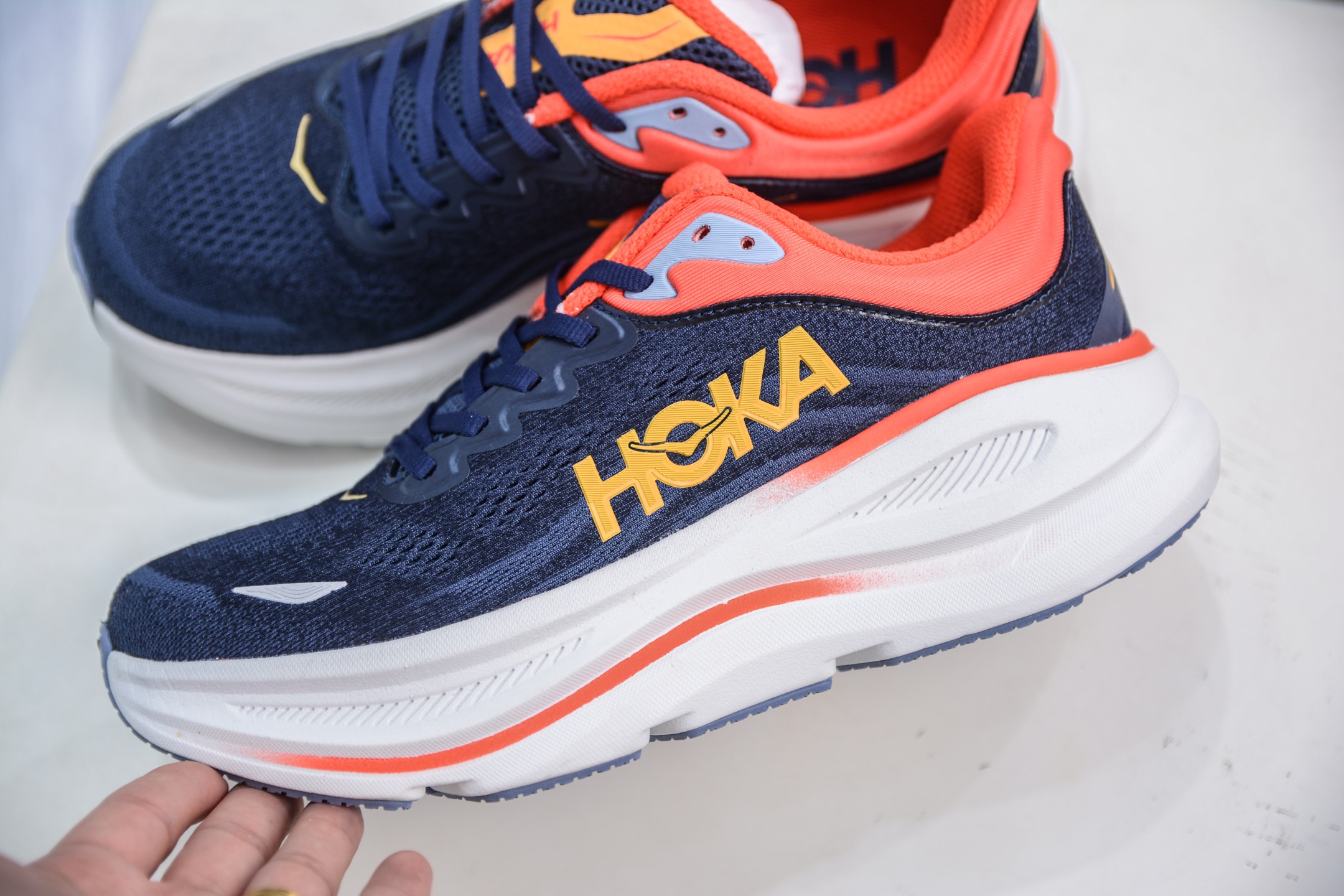 180 HOKA ONE ONE Bondi 9 克利夫顿9代系列 低帮厚底网织轻量休闲运动慢跑鞋 1162011/VTYN