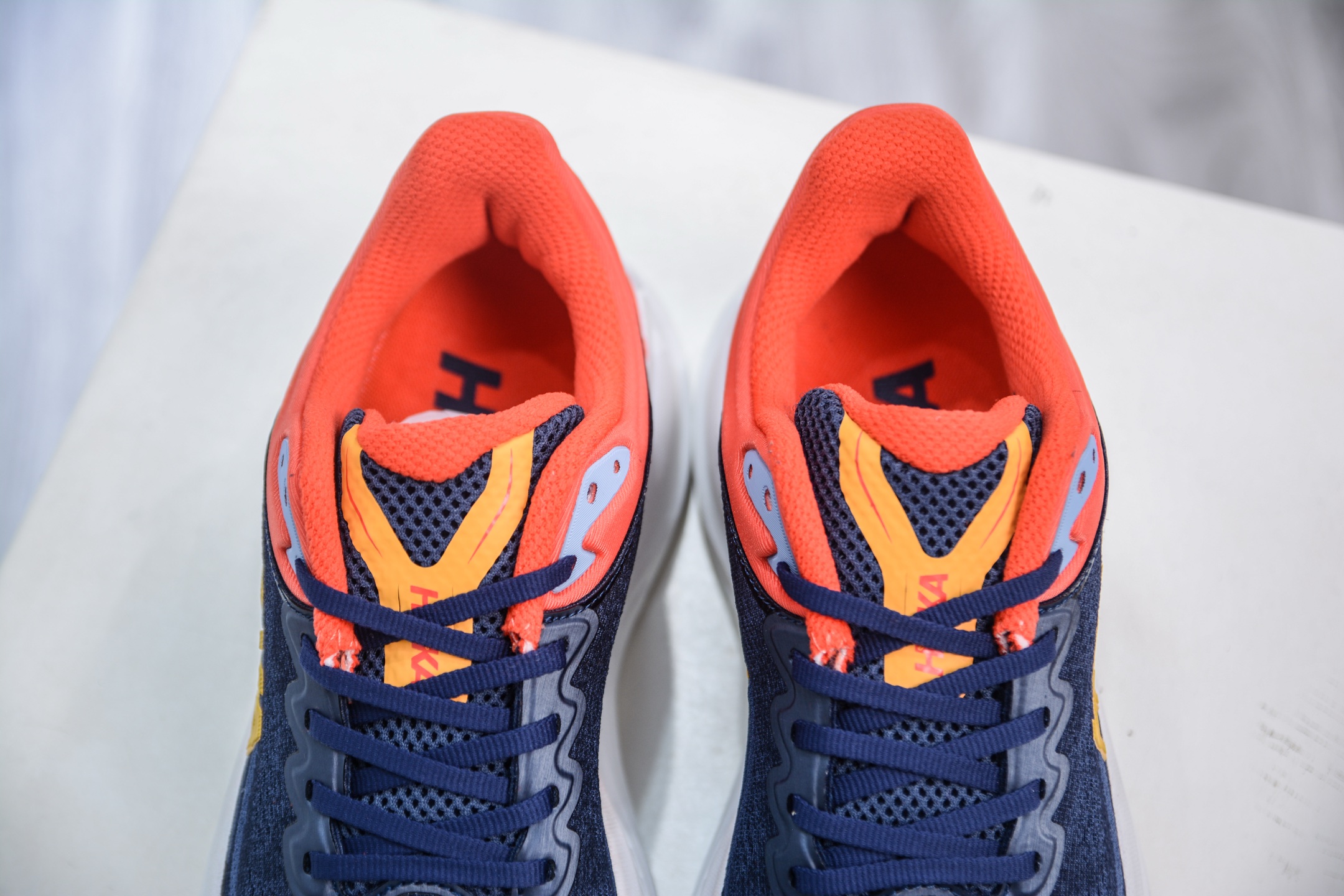 180 HOKA ONE ONE Bondi 9 克利夫顿9代系列 低帮厚底网织轻量休闲运动慢跑鞋 1162011/VTYN