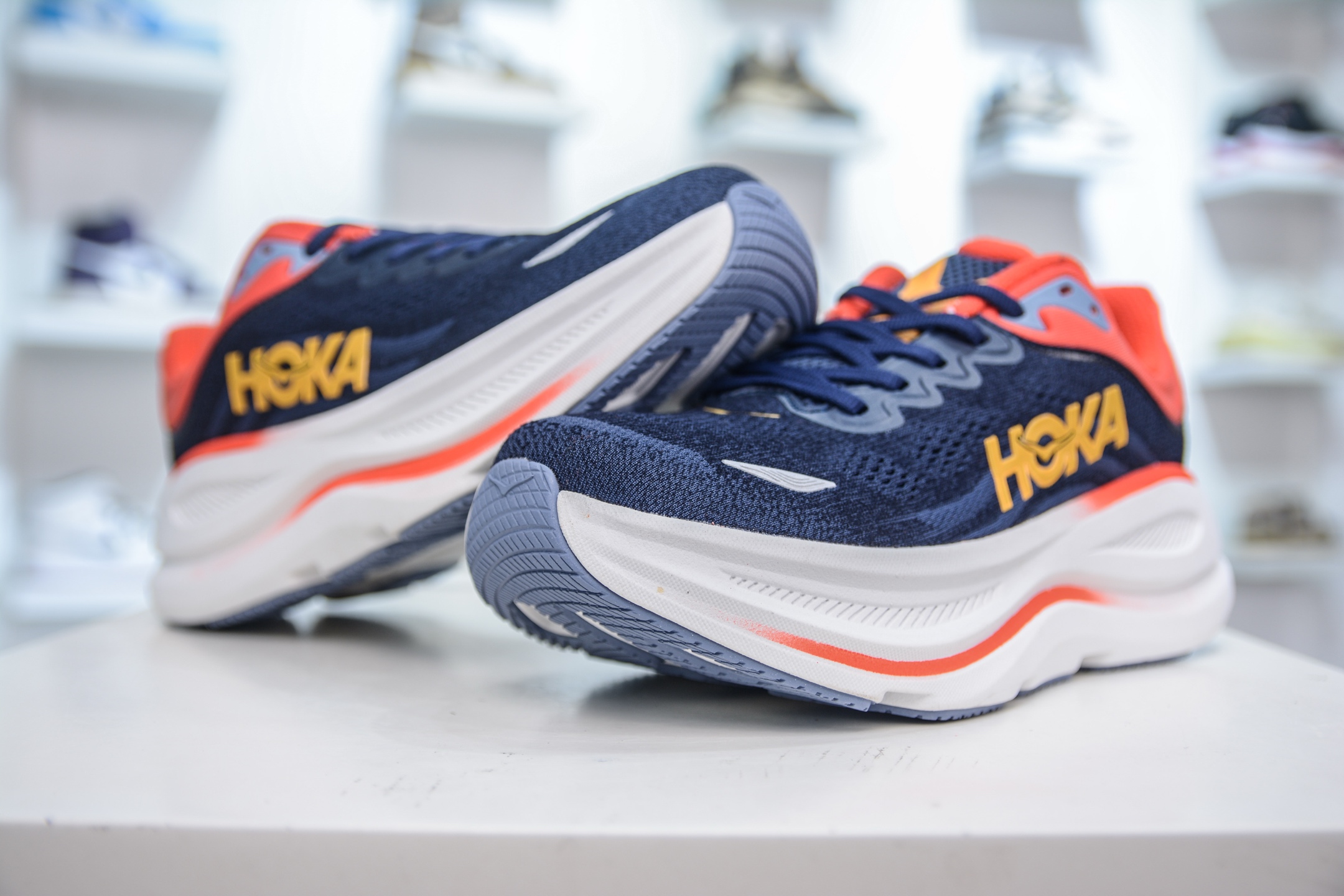 180 HOKA ONE ONE Bondi 9 克利夫顿9代系列 低帮厚底网织轻量休闲运动慢跑鞋 1162011/VTYN