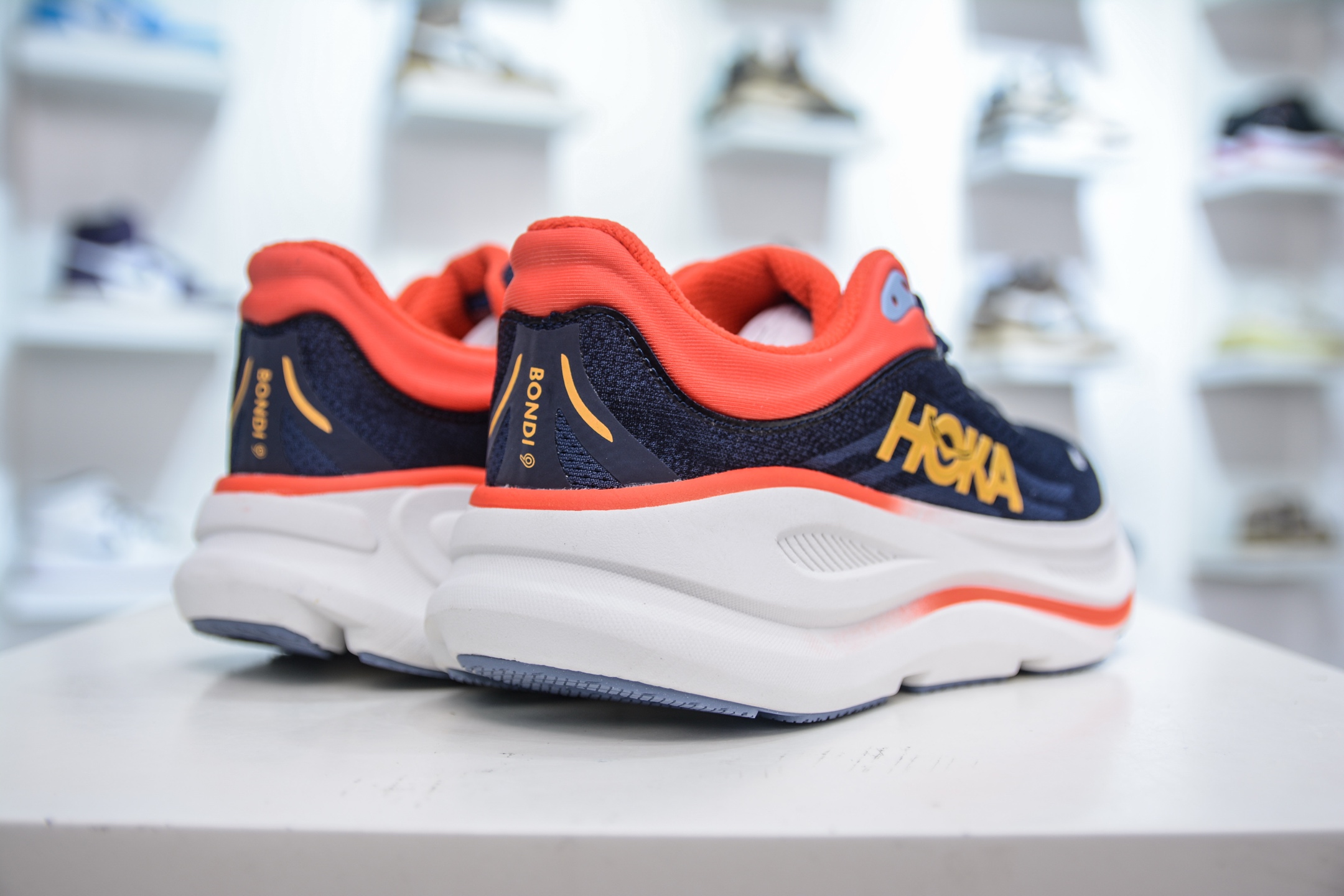 180 HOKA ONE ONE Bondi 9 克利夫顿9代系列 低帮厚底网织轻量休闲运动慢跑鞋 1162011/VTYN