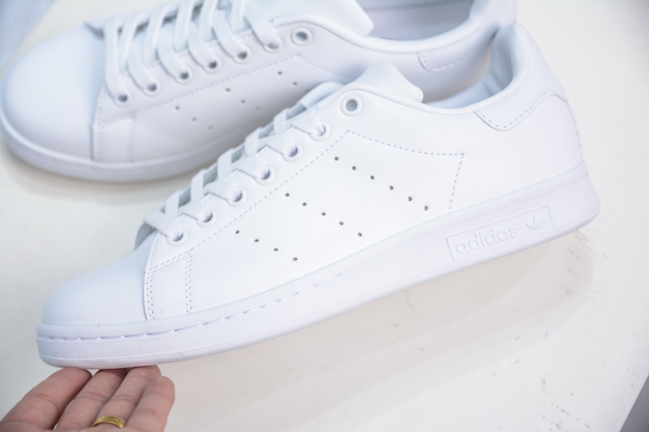 Adidas Originals Stan Smith: Retro, Comfortable, and Stylish White Sneakers 8 i1750692238606 8167 0 6
