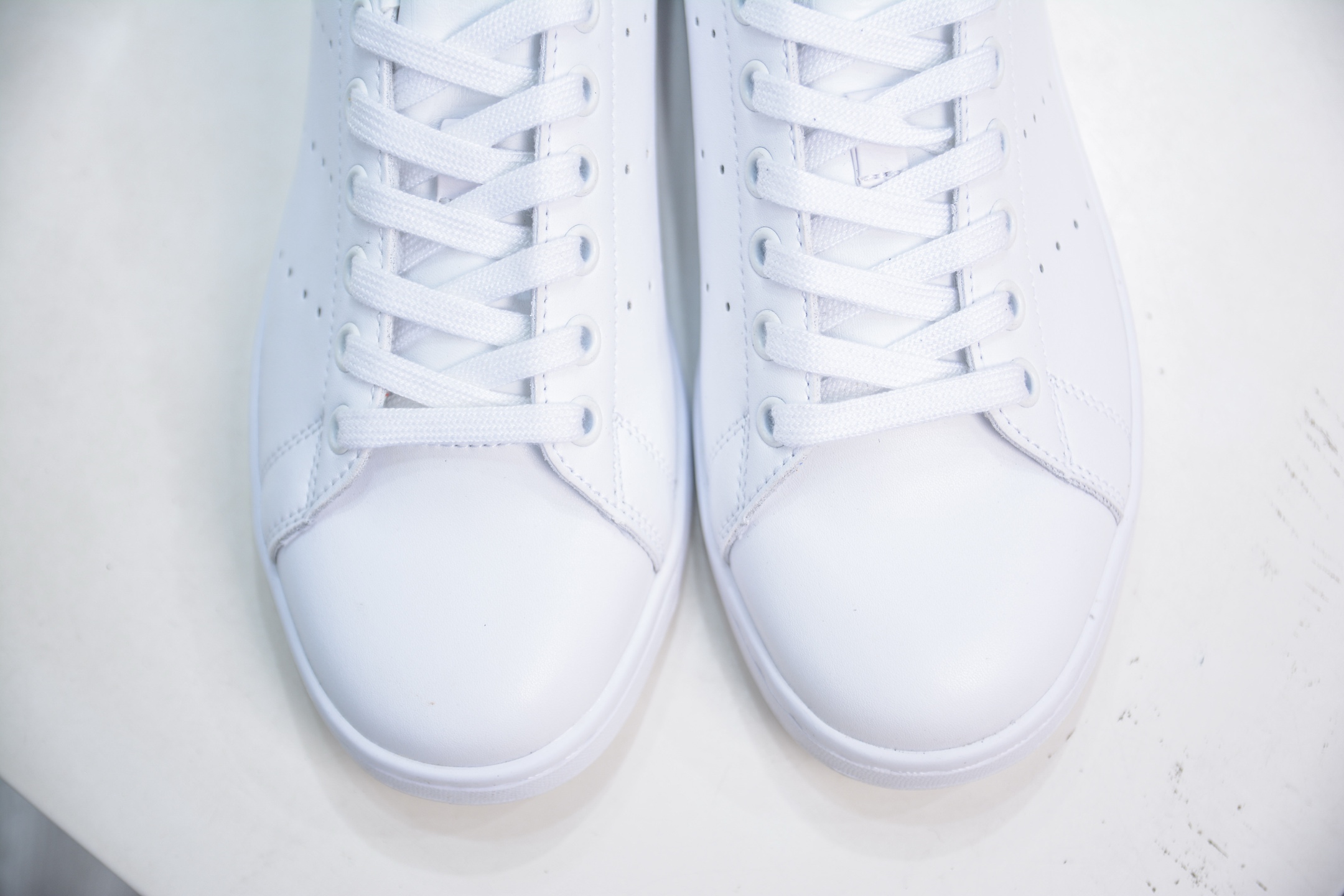 Adidas Originals Stan Smith: Retro, Comfortable, and Stylish White Sneakers 10 i1750692241458 2819 0 8