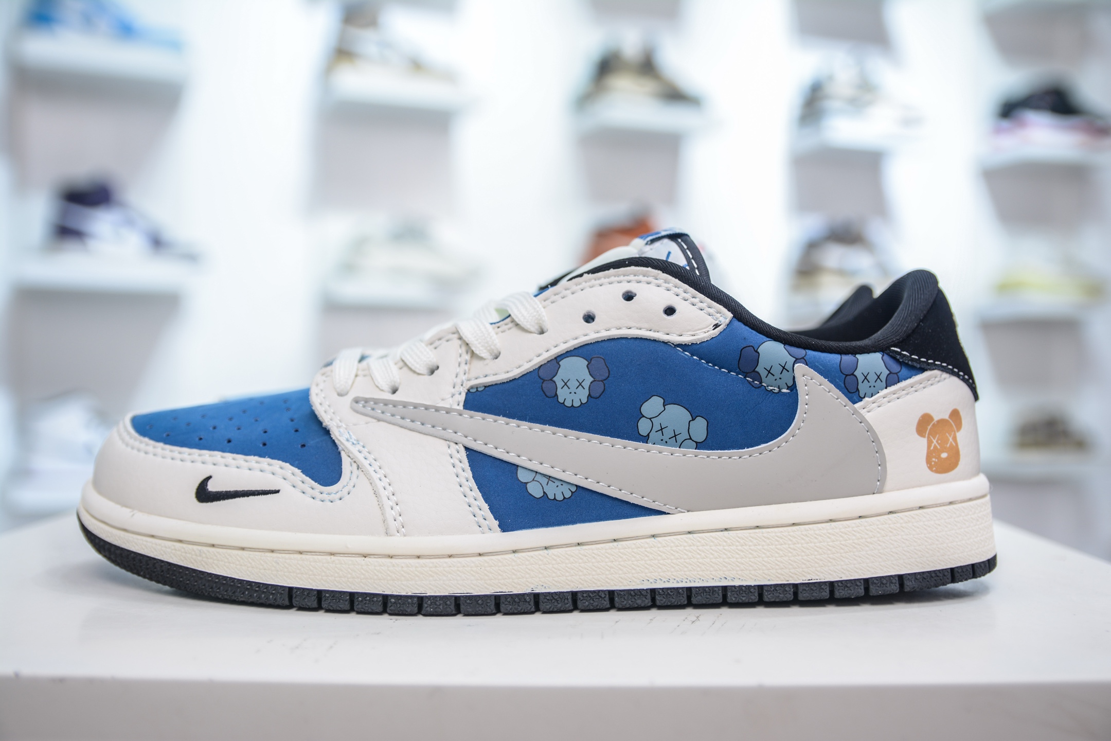 TS x Air Jordan 1 Low Kaws White Blue Gold Low-Top Sneakers 1 i1750692540551 5773 0 0