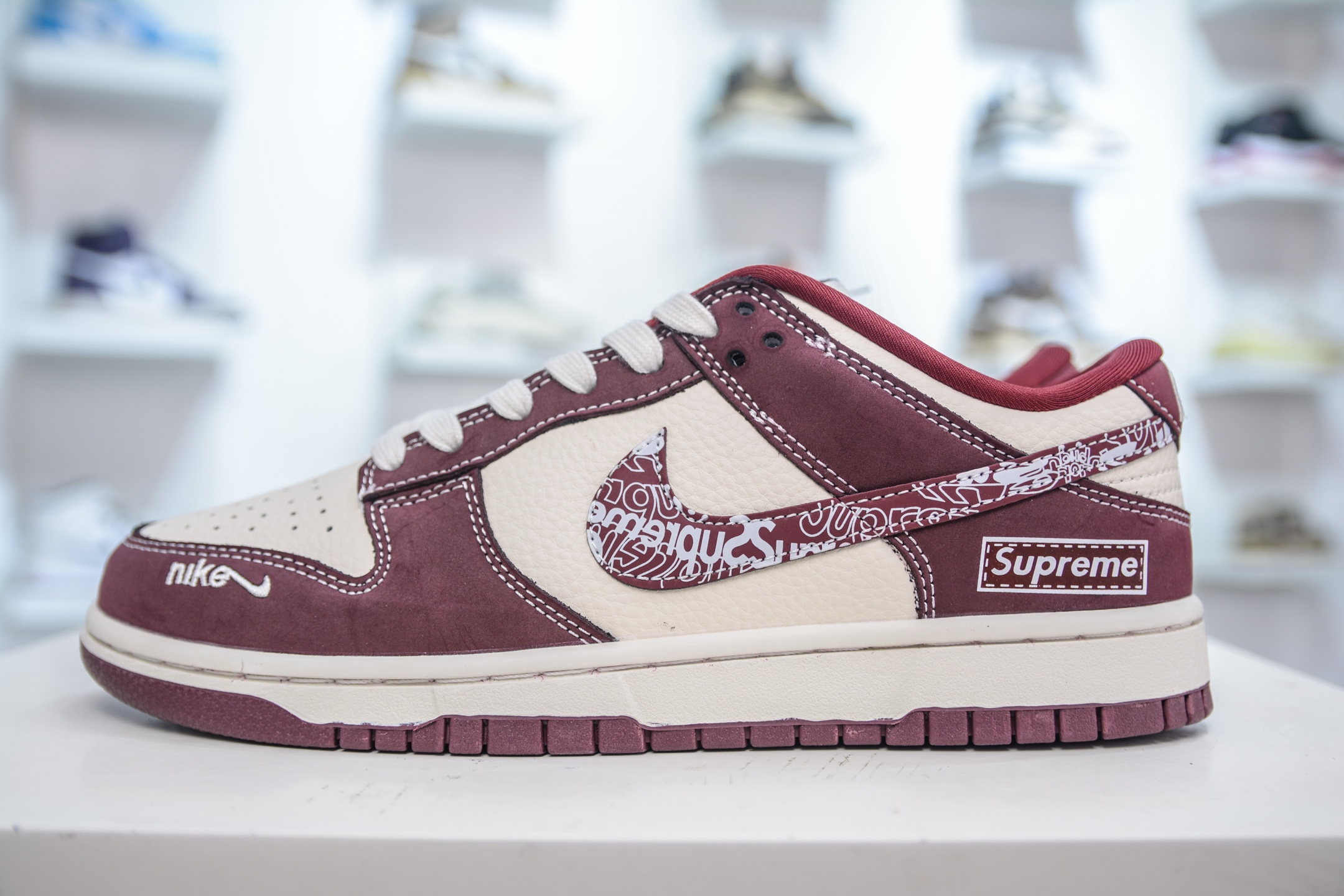 Nike SB Dunk Low x Supreme Collab White/Red Graffiti Sneakers 2 i1750692706591 9165 0 0