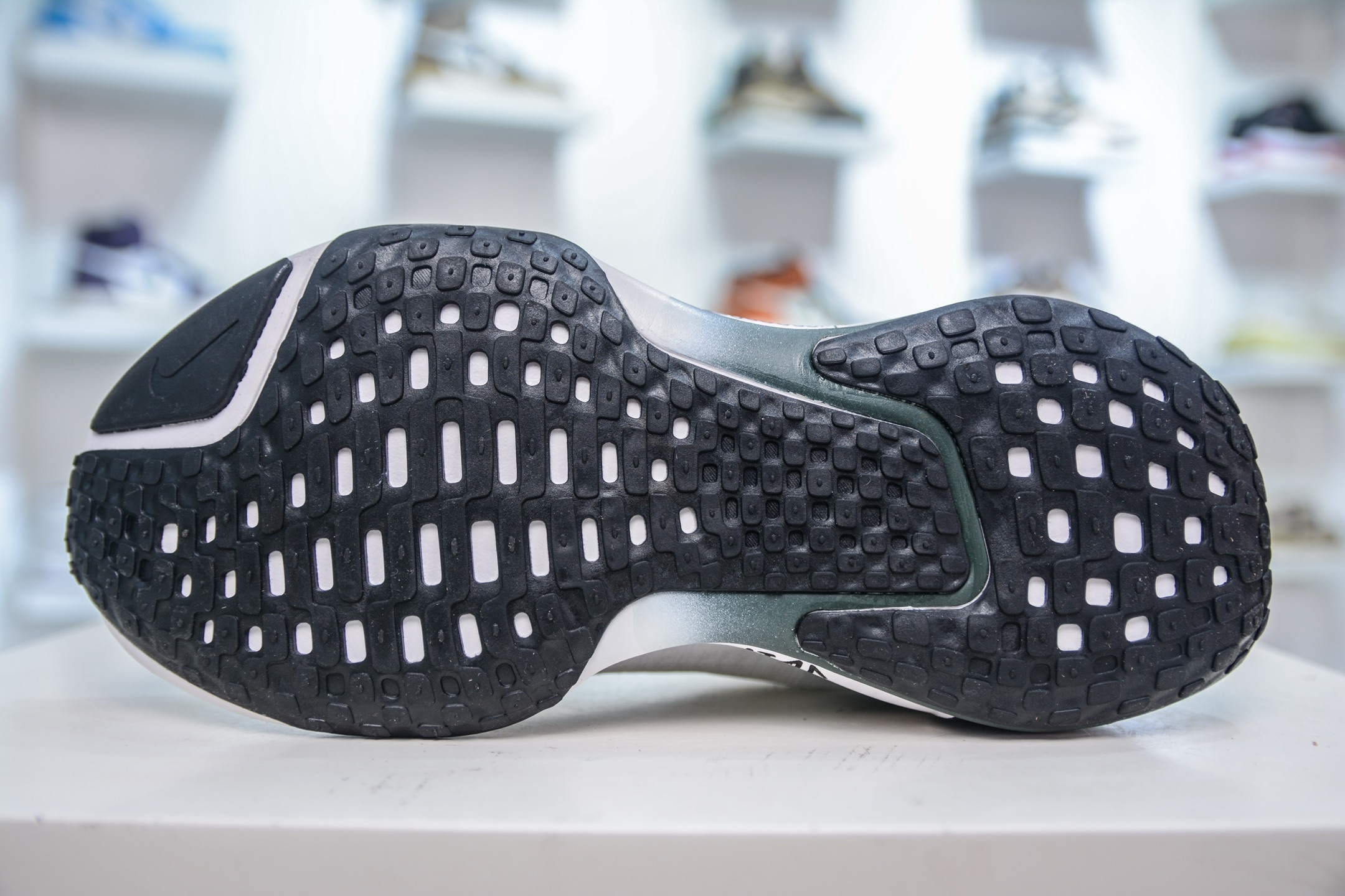 Nike ZoomX Invincible Run Flyknit 3 Running Shoes FZ4018-100 - White/Green 6 i1750693008998 390 0 4