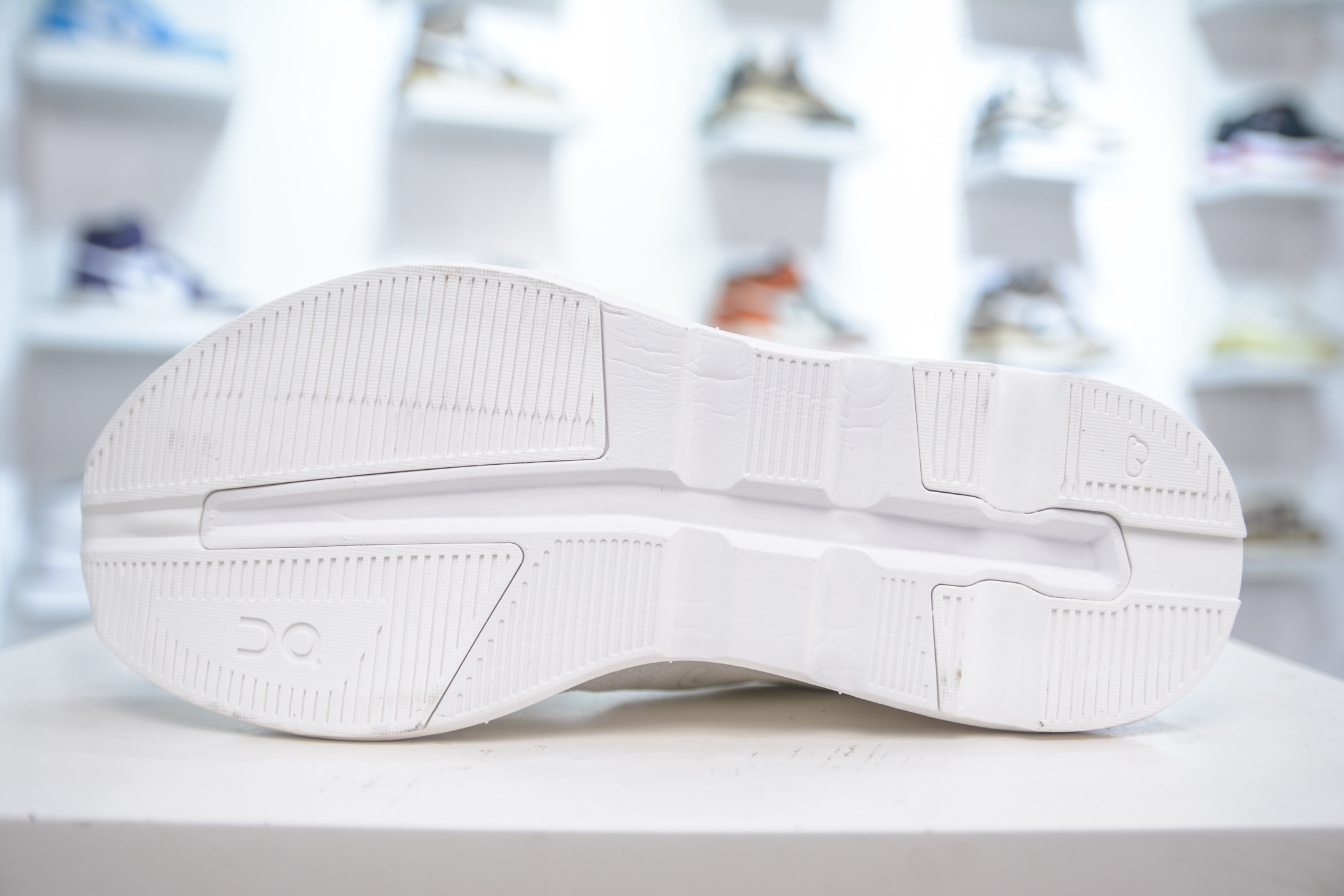 KITH x On Cloudzone Running Shoes - Comfort, Style, and Performance All In One 6 i1750693252056 808 0 4