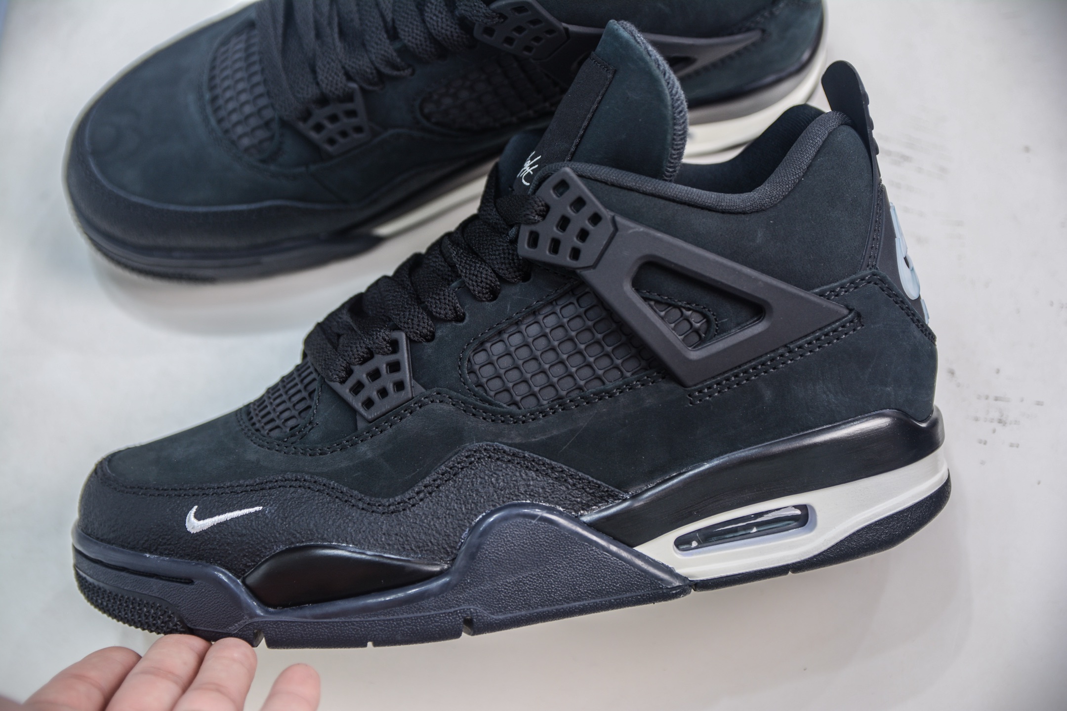 Nigel Sylvester x Air Jordan 4 Retro OG SP - Premium Black Sneakers 8 i1750693440236 9825 0 6