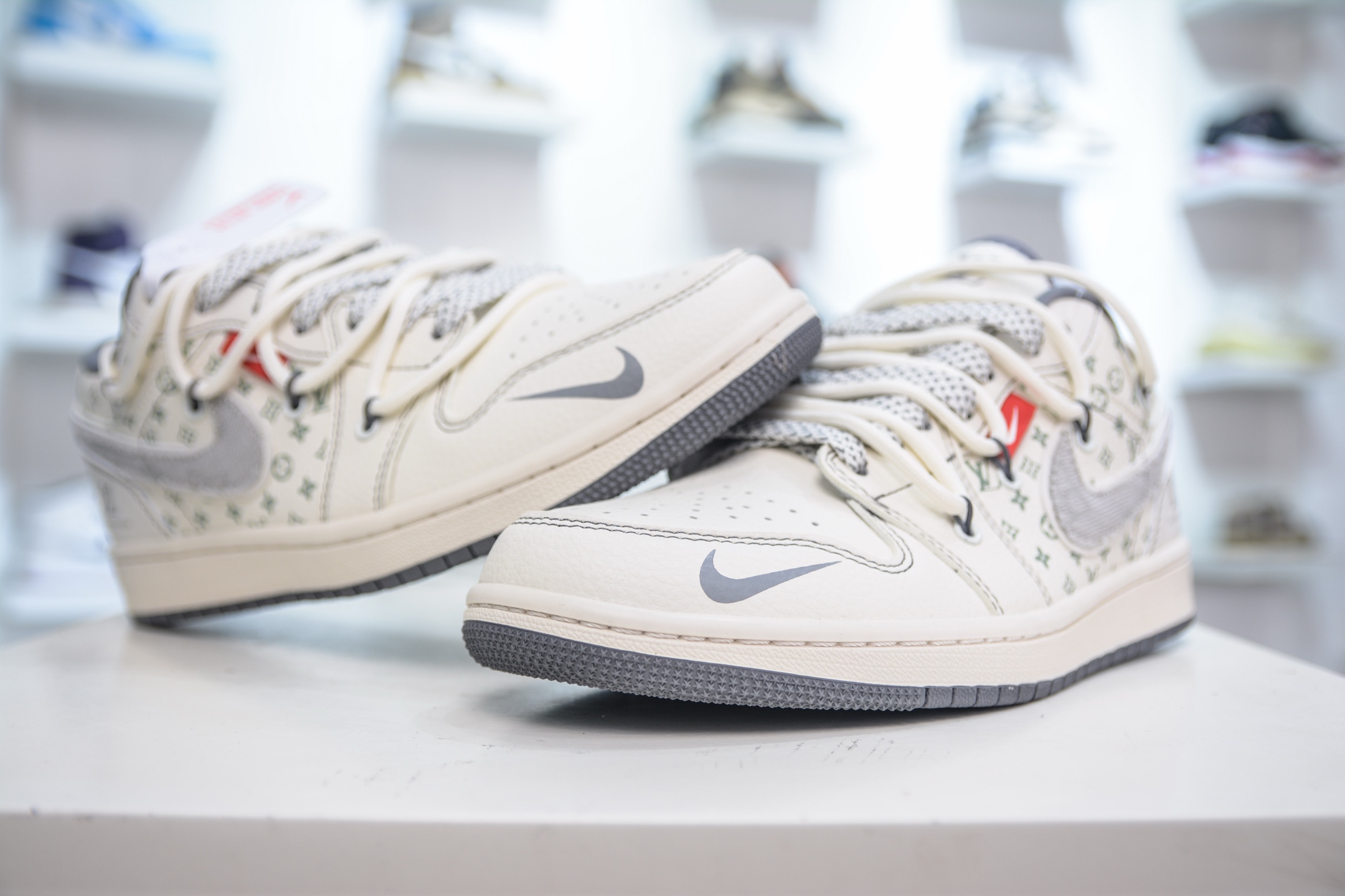 Air Jordan 1 Retro Low x Louis Vuitton Cream White Custom Sneakers 4 i1750773480977 7036 0 3