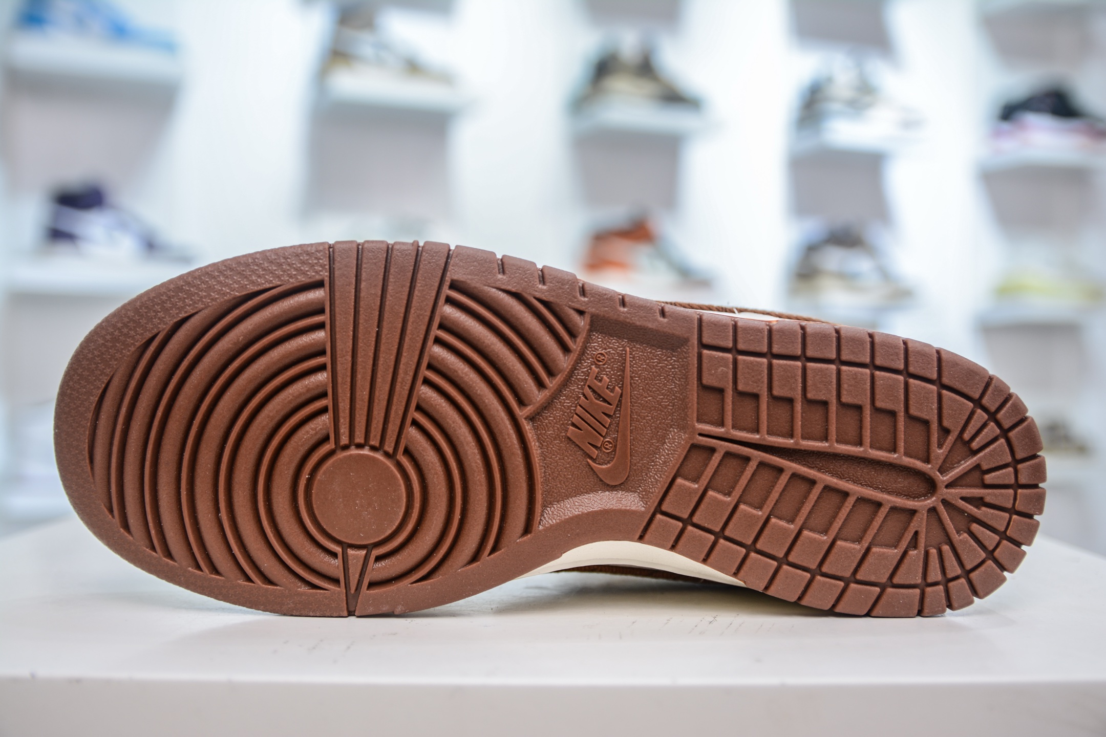 Nike SB Dunk Low x Louis Vuitton White Brown, Premium Leather Sneakers 5 i1750773545110 893 0 4
