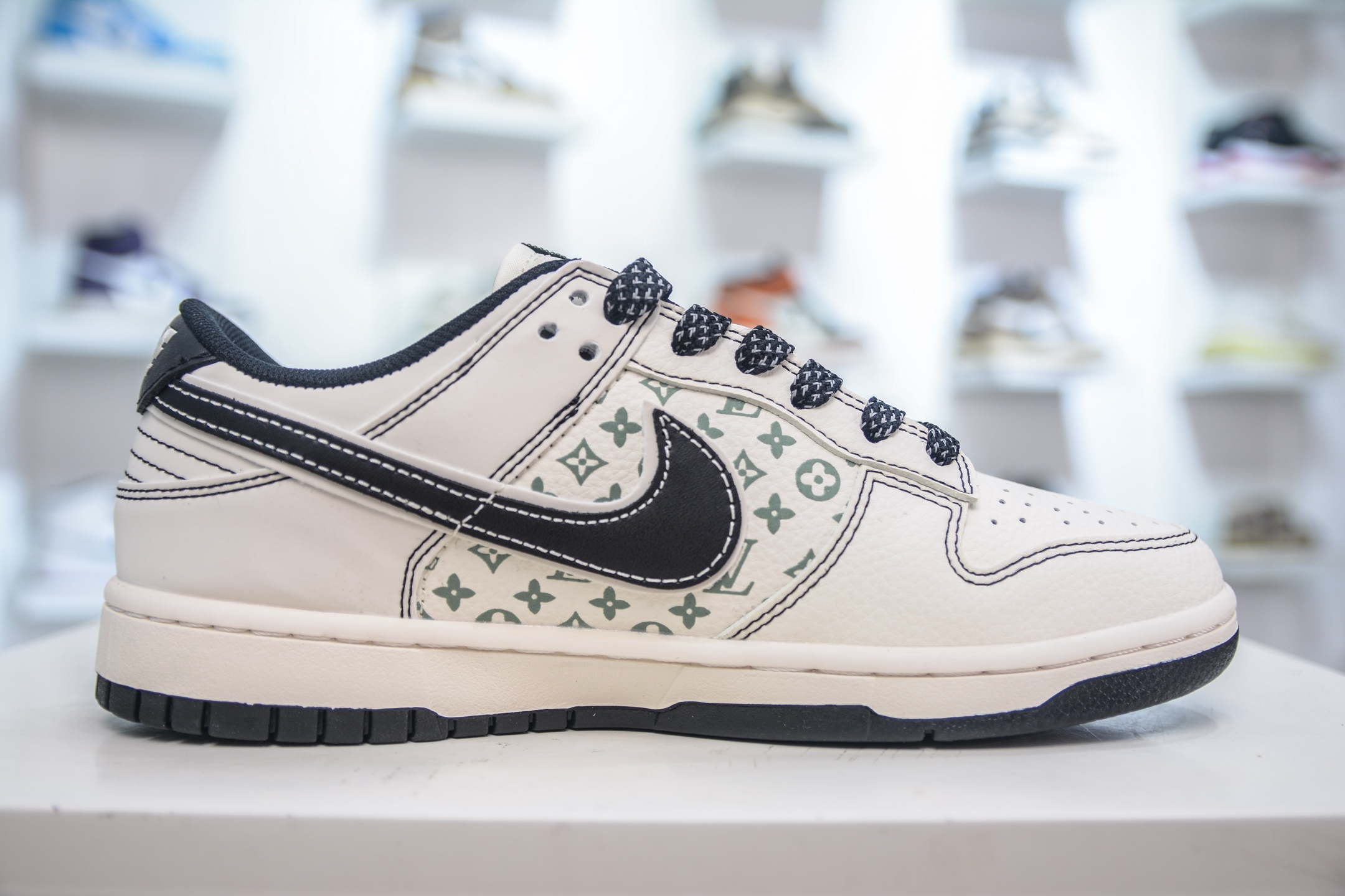 Nike SB Dunk Low x Louis Vuitton Collab Sneakers - Beige & Black 4 i1750773593382 2265 0 2