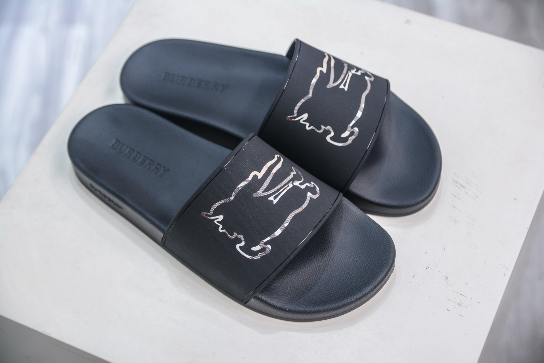 Burberry Vintage Check Slides: Summer Comfort with Classic Style 7 i1750774677228 5687 0 6