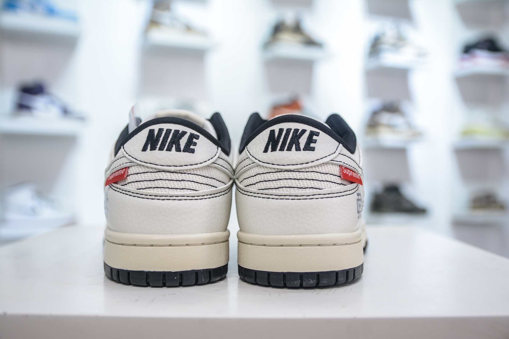 Nike SB Dunk Low x Supreme Collab - White/Black Premium Sneakers 3 i1750859216472 6550 0 1