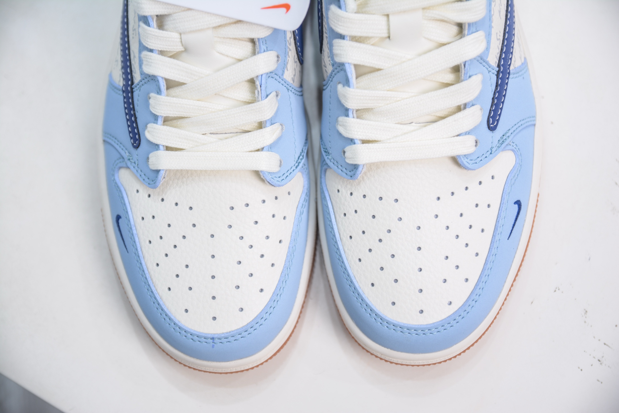 TS x Air Jordan x Kaws AJ1 Low White Blue 9 i1750859459947 6234 0 8