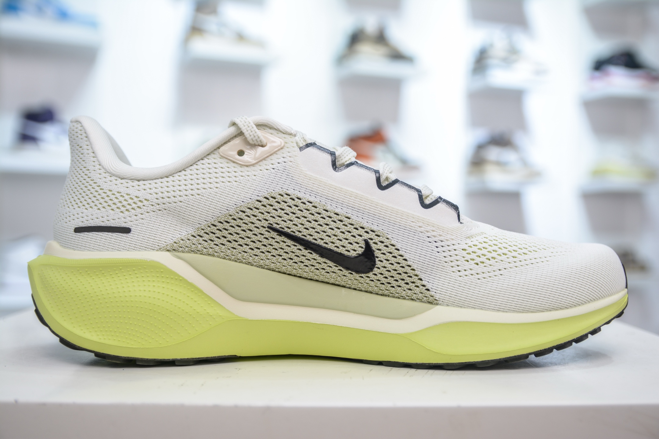 Nike Zoom Pegasus 41 Marathon Running Shoes - Breathable, Cushioned, and Fast 4 i1750859800010 1036 0 2