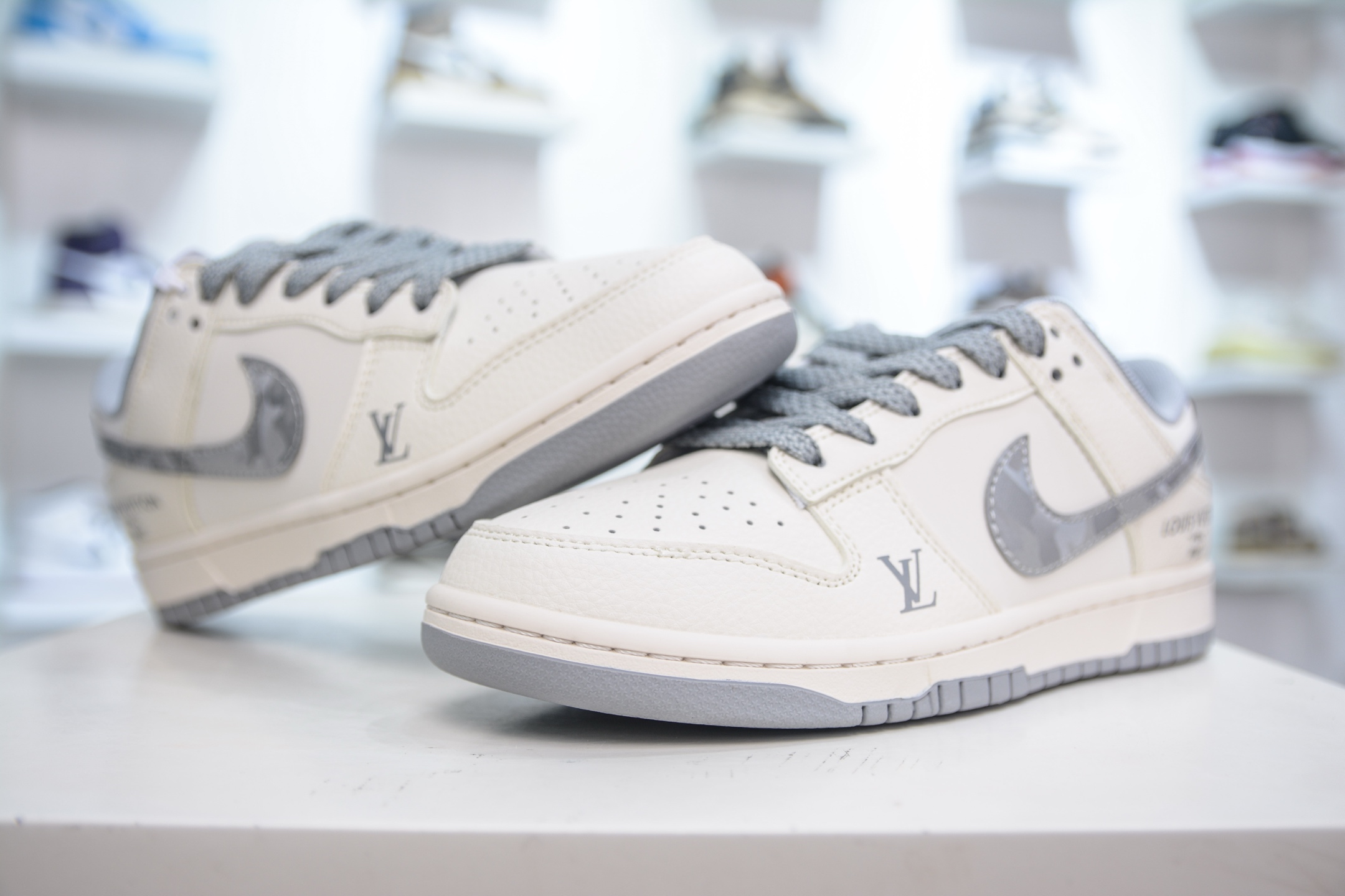 Nike SB Dunk Low x Louis Vuitton White Grey Camo Sneakers 4 i1750860513431 4490 0 3