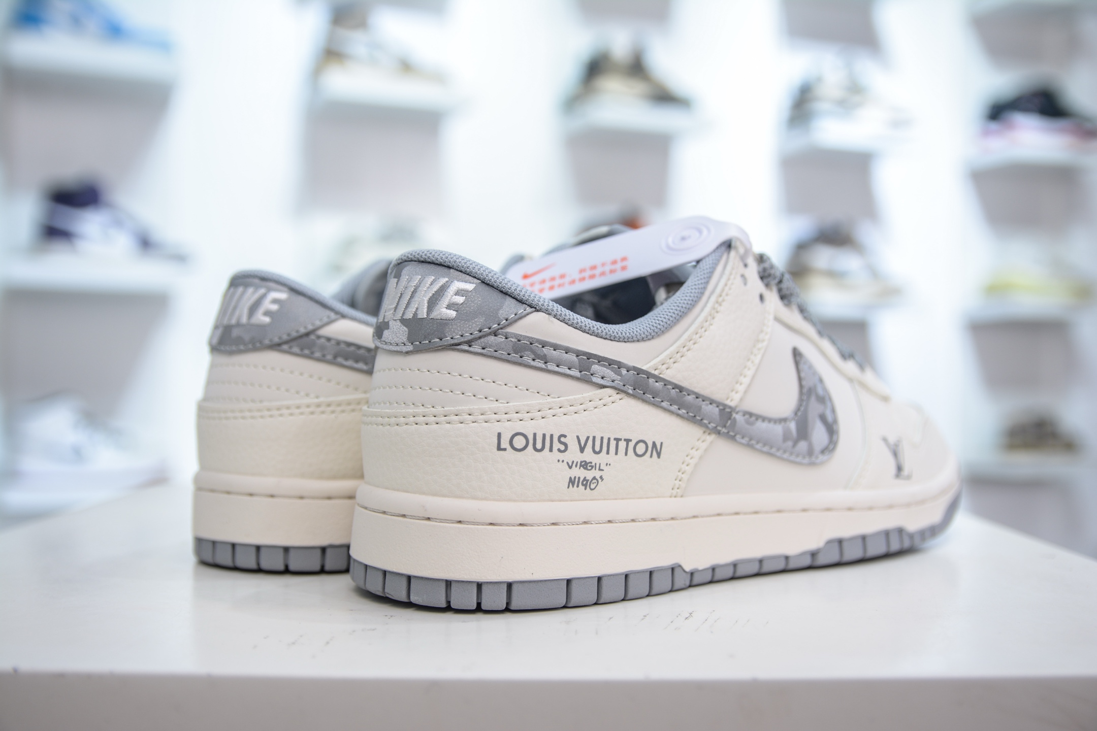Nike SB Dunk Low x Louis Vuitton White Grey Camo Sneakers 6 i1750860513466 7000 0 5