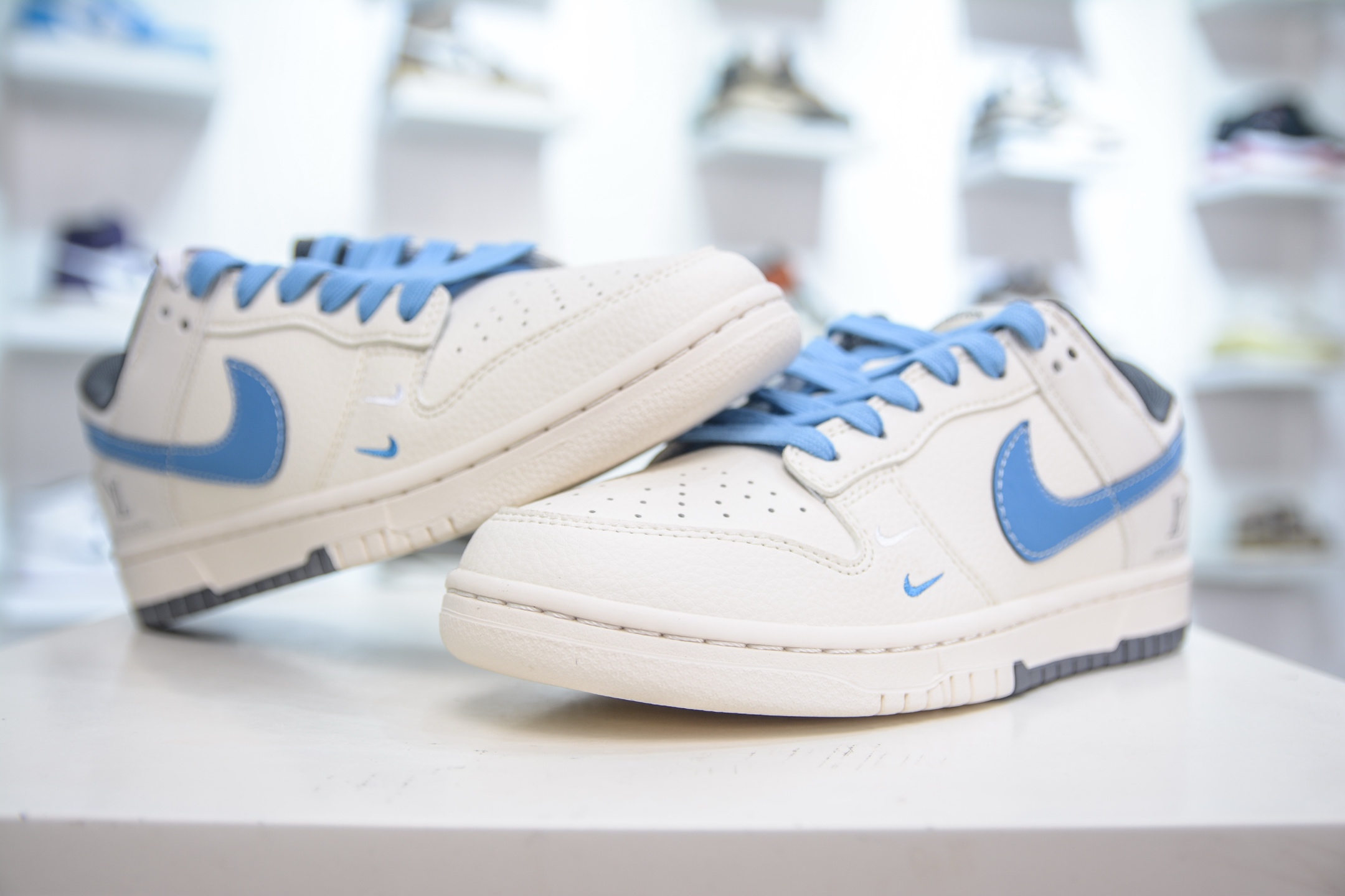 Nike SB Dunk Low x Louis Vuitton: Cream/Blue Designer Sneakers 5 i1750860578173 9965 0 3