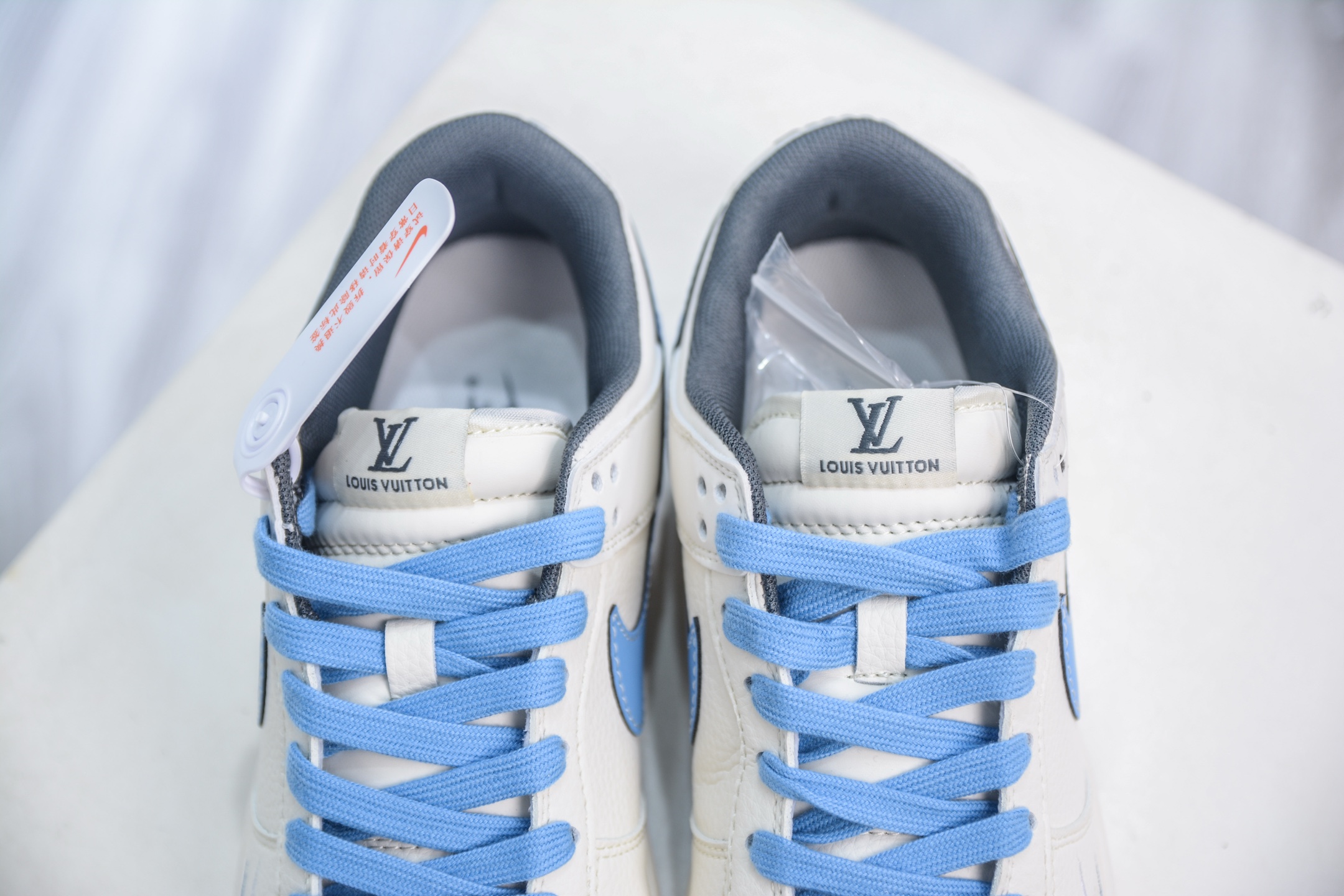 Nike SB Dunk Low x Louis Vuitton: Cream/Blue Designer Sneakers 9 i1750860578184 572 0 7