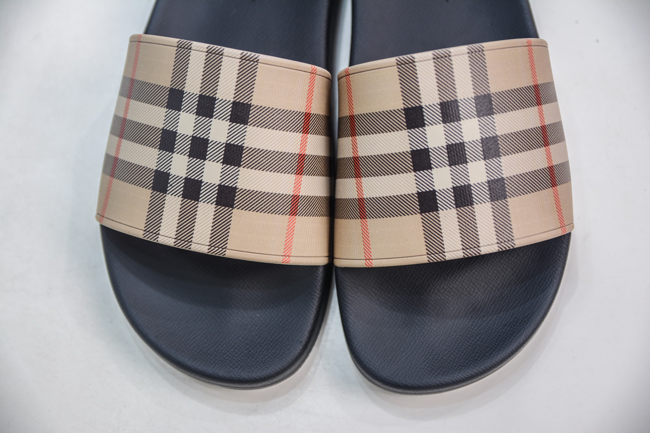 200 Burberry Vintage 巴宝莉拖鞋夏季新款经典格纹拖鞋复古格纹拖鞋-Chinese UA Cheap High Quatity Brand Clothes Bags handbags Sneakers wholesale wholesaler seller from China Factory suppliers Fashion Clothing Shoes best Quality Beautiful Price 200 Burberry Vintage 巴宝莉拖鞋夏季新款经典格纹拖鞋复古格纹拖鞋