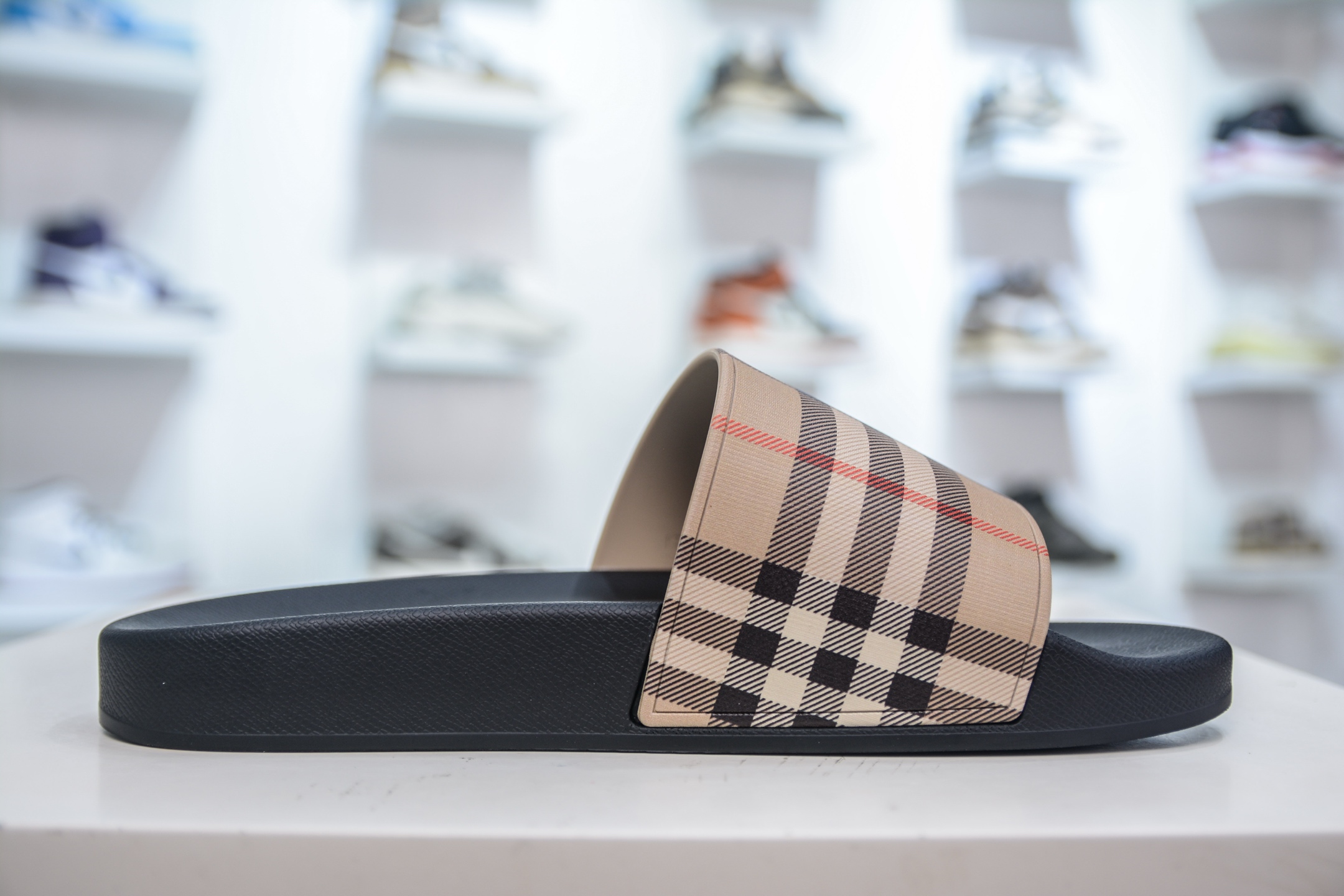 200 Burberry Vintage 巴宝莉拖鞋夏季新款经典格纹拖鞋复古格纹拖鞋-Chinese UA Cheap High Quatity Brand Clothes Bags handbags Sneakers wholesale wholesaler seller from China Factory suppliers Fashion Clothing Shoes best Quality Beautiful Price 200 Burberry Vintage 巴宝莉拖鞋夏季新款经典格纹拖鞋复古格纹拖鞋