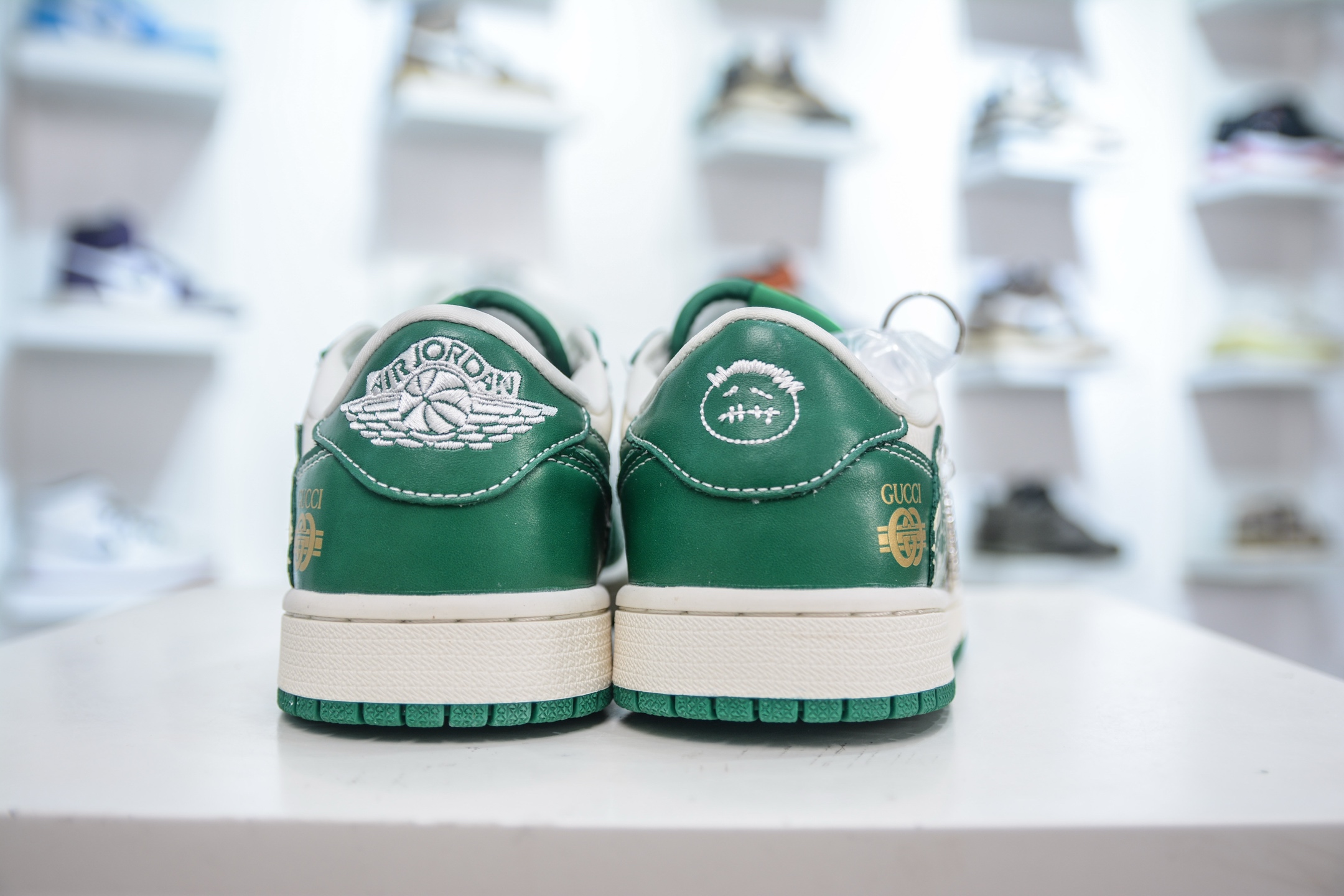 270 TS x Air Jordan x GUCCI AJ1 Low 倒钩低帮联名古驰-米白绿印花勾 LD2025-025-Chinese UA Cheap High Quatity Brand Clothes Bags handbags Sneakers wholesale wholesaler seller from China Factory suppliers Fashion Clothing Shoes best Quality Beautiful Price 270 TS x Air Jordan x GUCCI AJ1 Low 倒钩低帮联名古驰-米白绿印花勾 LD2025-025