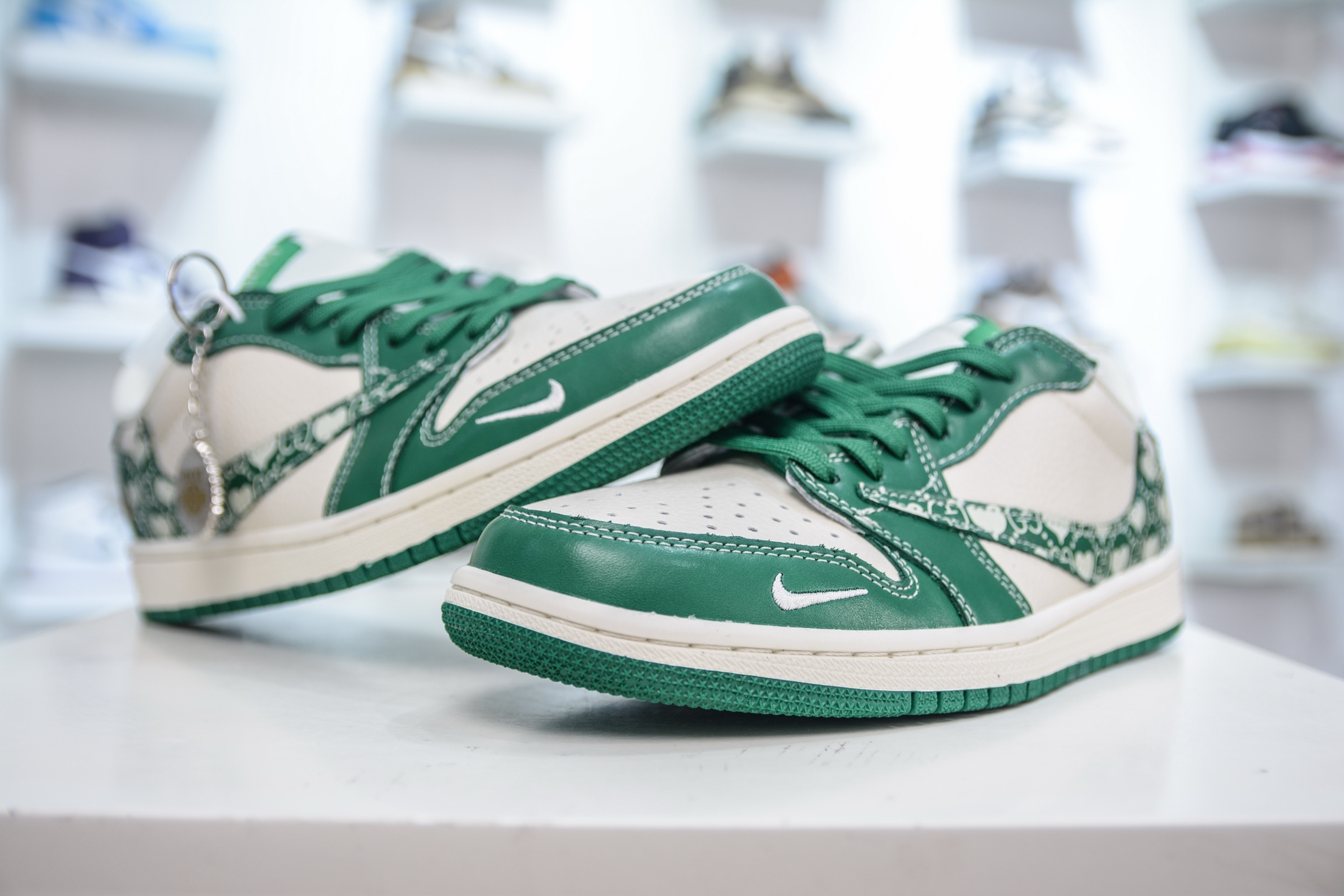 270 TS x Air Jordan x GUCCI AJ1 Low 倒钩低帮联名古驰-米白绿印花勾 LD2025-025-Chinese UA Cheap High Quatity Brand Clothes Bags handbags Sneakers wholesale wholesaler seller from China Factory suppliers Fashion Clothing Shoes best Quality Beautiful Price 270 TS x Air Jordan x GUCCI AJ1 Low 倒钩低帮联名古驰-米白绿印花勾 LD2025-025