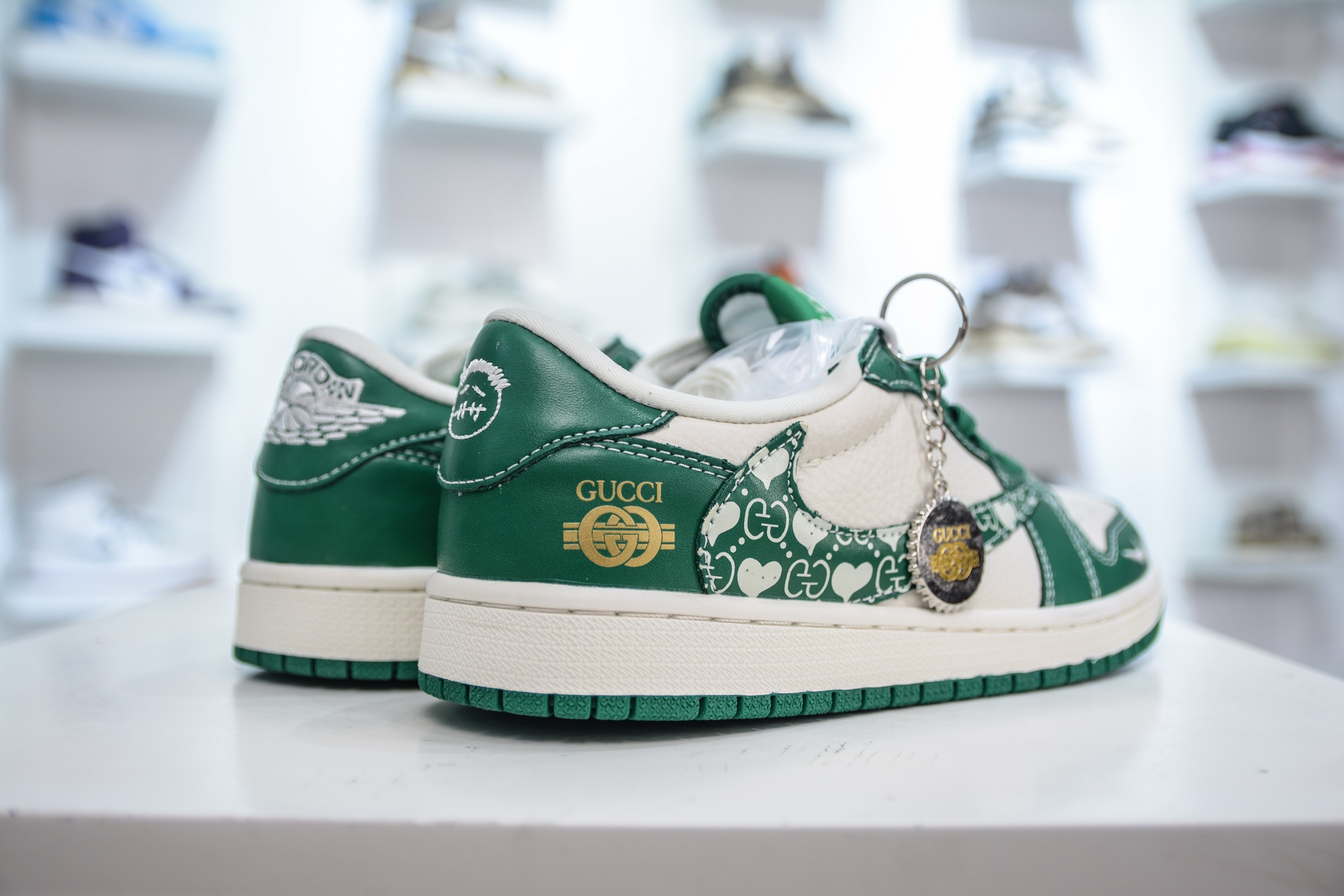 270 TS x Air Jordan x GUCCI AJ1 Low 倒钩低帮联名古驰-米白绿印花勾 LD2025-025-Chinese UA Cheap High Quatity Brand Clothes Bags handbags Sneakers wholesale wholesaler seller from China Factory suppliers Fashion Clothing Shoes best Quality Beautiful Price 270 TS x Air Jordan x GUCCI AJ1 Low 倒钩低帮联名古驰-米白绿印花勾 LD2025-025