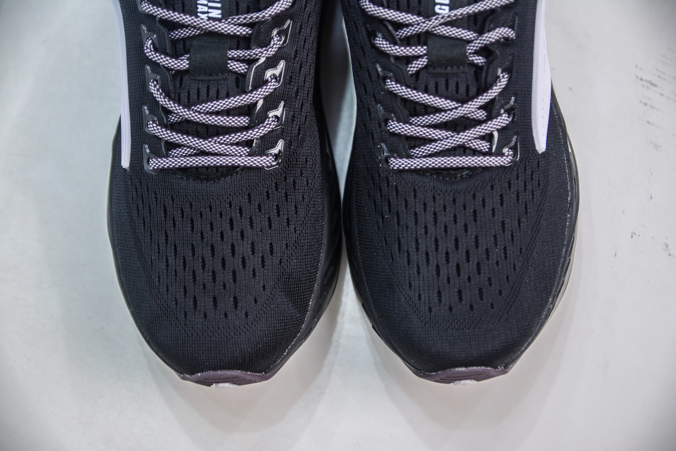 180 Brooks布鲁克斯 Glycerin max 舒适简约防滑耐磨低帮跑步鞋 烈风2系列低帮透气缓震支撑休闲运动慢跑鞋 1204361B-067-Chinese UA Cheap High Quatity Brand Clothes Bags handbags Sneakers wholesale wholesaler seller from China Factory suppliers Fashion Clothing Shoes best Quality Beautiful Price 180 Brooks布鲁克斯 Glycerin max 舒适简约防滑耐磨低帮跑步鞋 烈风2系列低帮透气缓震支撑休闲运动慢跑鞋 1204361B-067