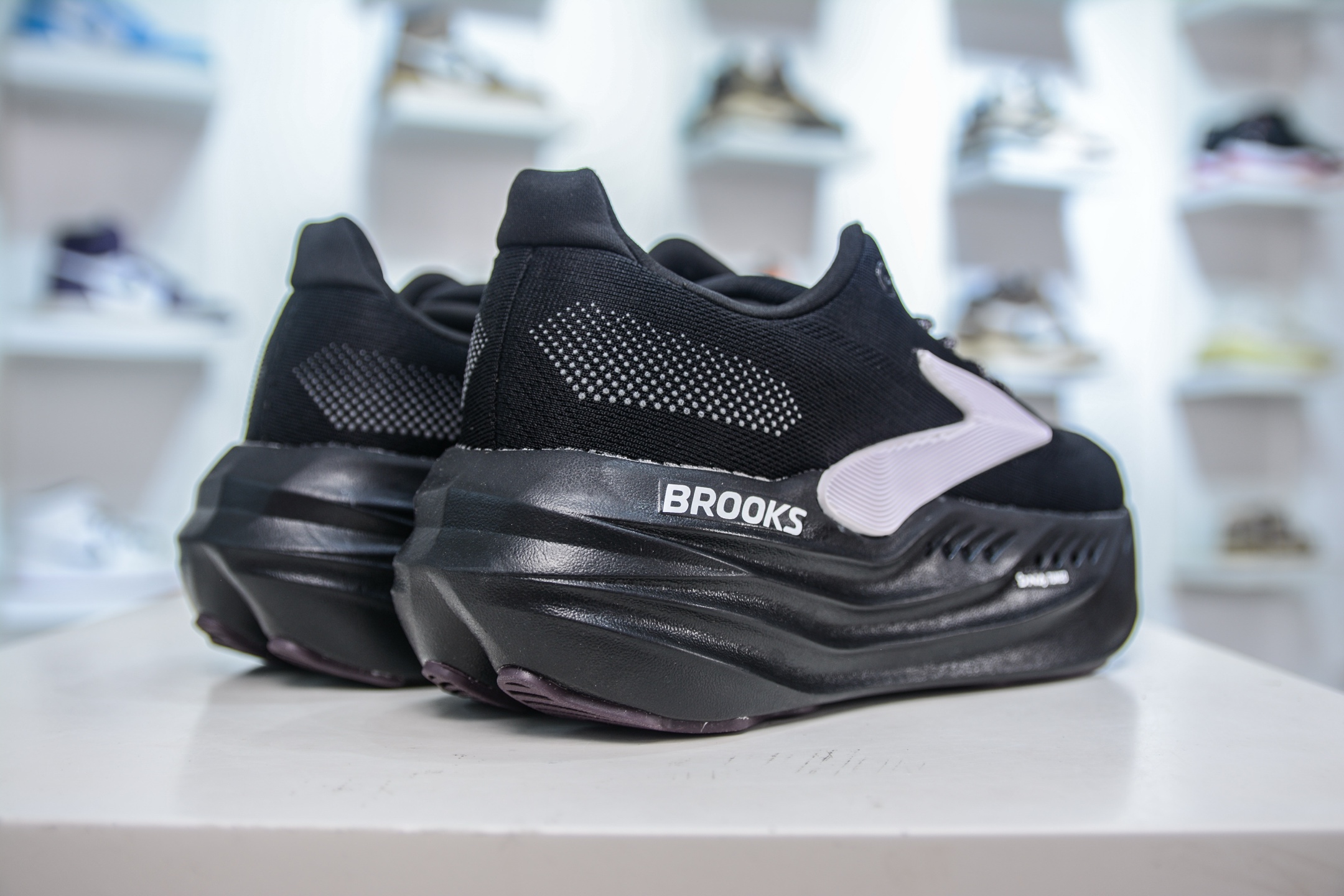 180 Brooks布鲁克斯 Glycerin max 舒适简约防滑耐磨低帮跑步鞋 烈风2系列低帮透气缓震支撑休闲运动慢跑鞋 1204361B-067-Chinese UA Cheap High Quatity Brand Clothes Bags handbags Sneakers wholesale wholesaler seller from China Factory suppliers Fashion Clothing Shoes best Quality Beautiful Price 180 Brooks布鲁克斯 Glycerin max 舒适简约防滑耐磨低帮跑步鞋 烈风2系列低帮透气缓震支撑休闲运动慢跑鞋 1204361B-067