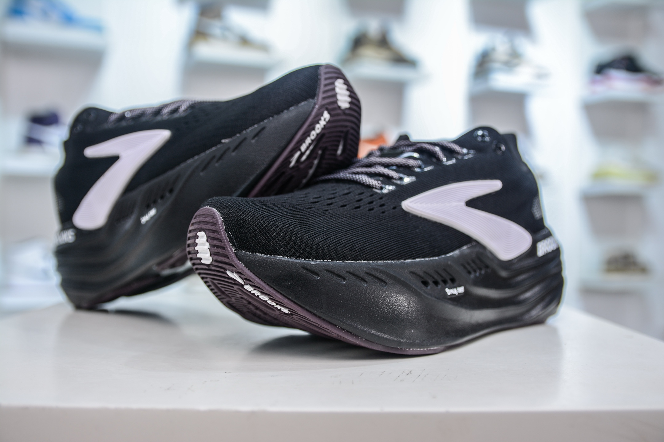 180 Brooks布鲁克斯 Glycerin max 舒适简约防滑耐磨低帮跑步鞋 烈风2系列低帮透气缓震支撑休闲运动慢跑鞋 1204361B-067-Chinese UA Cheap High Quatity Brand Clothes Bags handbags Sneakers wholesale wholesaler seller from China Factory suppliers Fashion Clothing Shoes best Quality Beautiful Price 180 Brooks布鲁克斯 Glycerin max 舒适简约防滑耐磨低帮跑步鞋 烈风2系列低帮透气缓震支撑休闲运动慢跑鞋 1204361B-067